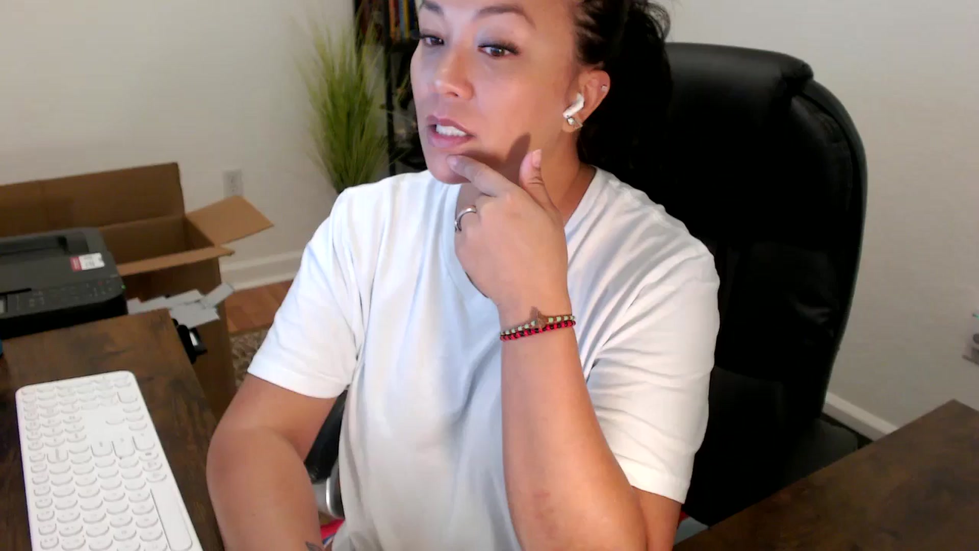 Gallery image thumbnail from MickaylaStar's myfreecams stream on, 09/26/2025, 16:03 image 3 of 20