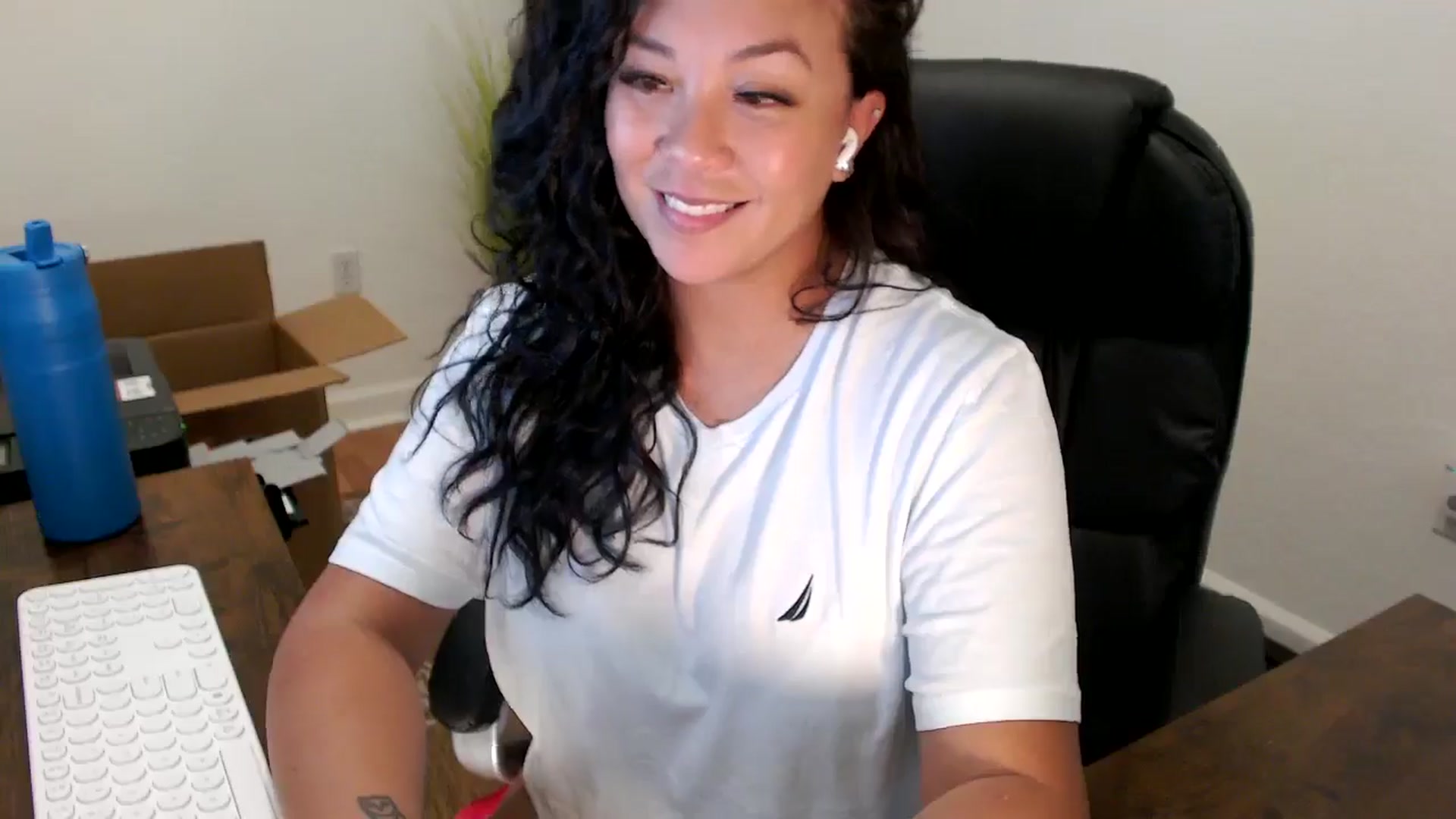 Gallery image thumbnail from MickaylaStar's myfreecams stream on, 09/26/2025, 17:17 image 20 of 20
