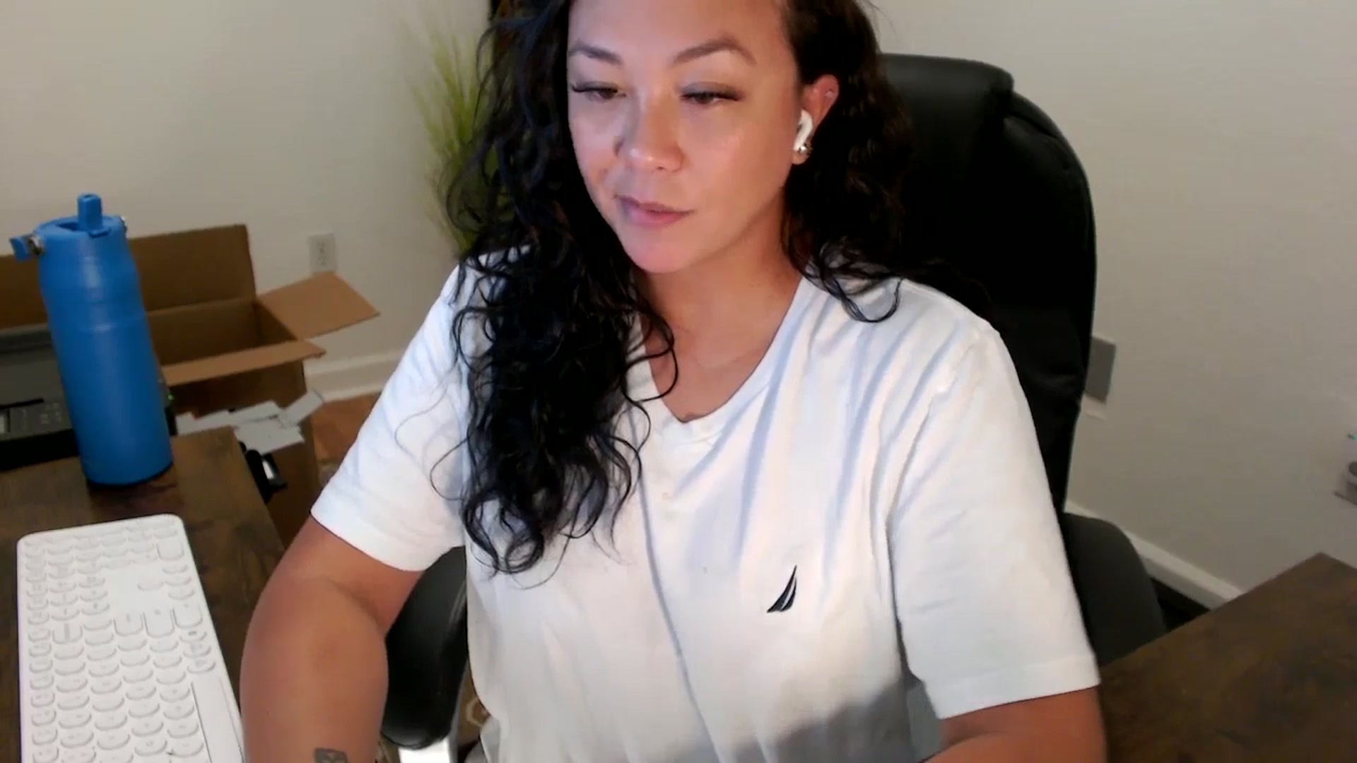 Gallery image thumbnail from MickaylaStar's myfreecams stream on, 09/26/2025, 17:17 image 11 of 20