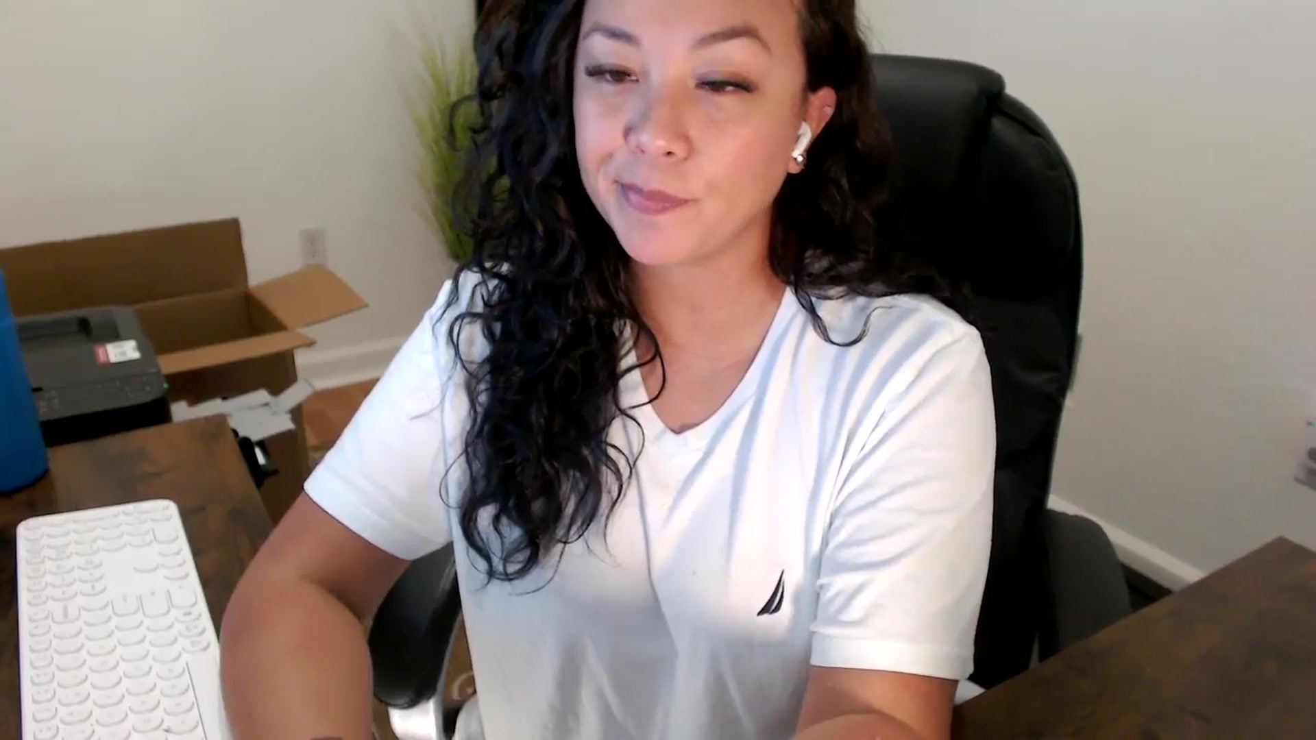 Gallery image thumbnail from MickaylaStar's myfreecams stream on, 09/26/2025, 17:17 image 9 of 20
