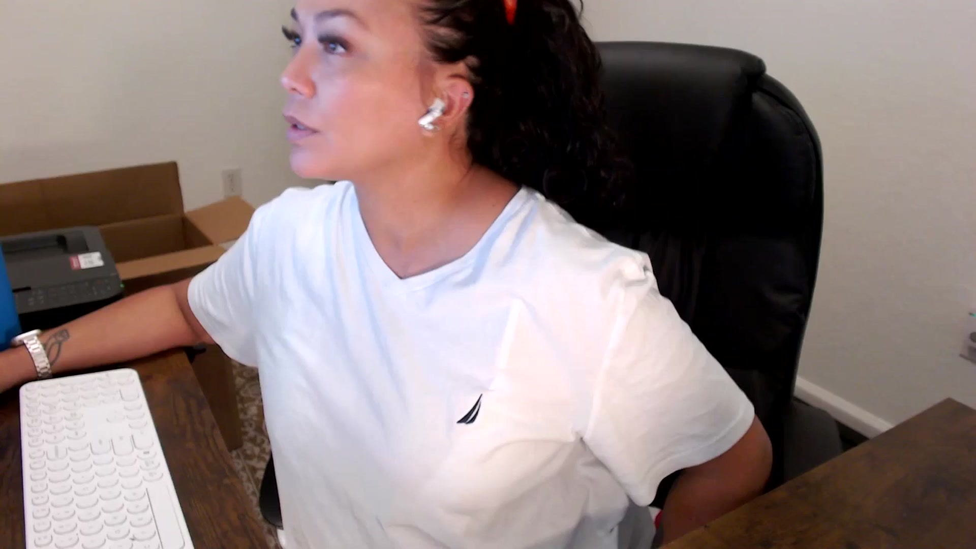 Gallery image thumbnail from MickaylaStar's myfreecams stream on, 09/26/2025, 18:12 image 1 of 20