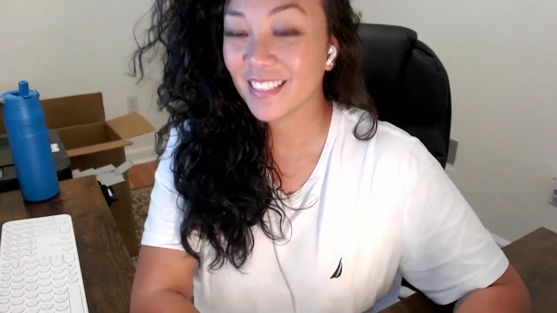 Gallery image thumbnail from MickaylaStar's myfreecams stream on, 09/26/2025, 18:34 image 10 of 20