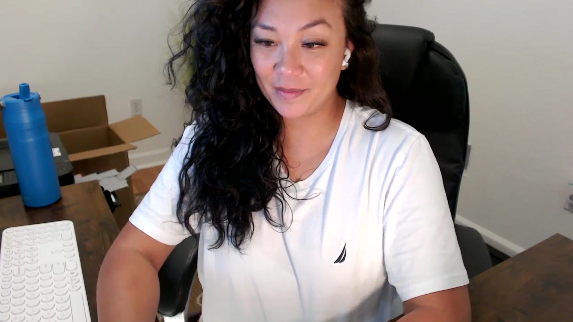 Gallery image thumbnail from MickaylaStar's myfreecams stream on, 09/26/2025, 18:34 image 12 of 20