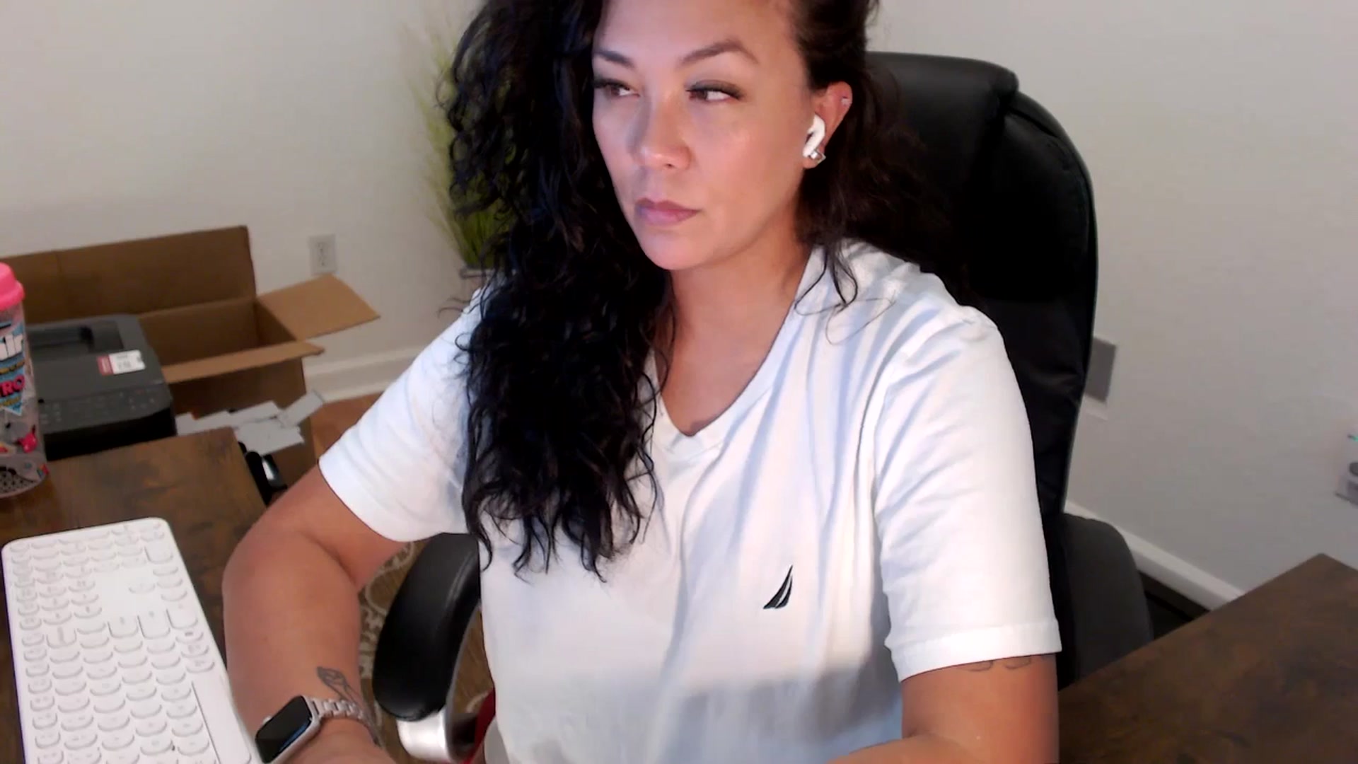 Gallery image thumbnail from MickaylaStar's myfreecams stream on, 09/26/2025, 19:25 image 8 of 20