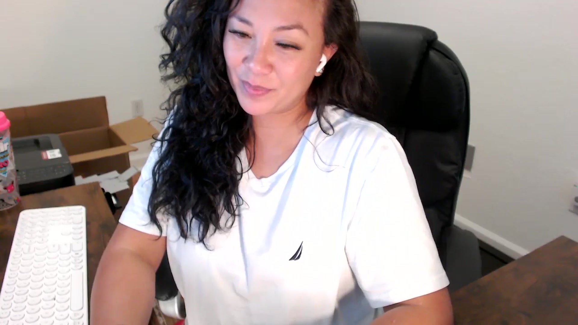 Gallery image thumbnail from MickaylaStar's myfreecams stream on, 09/26/2025, 19:25 image 14 of 20