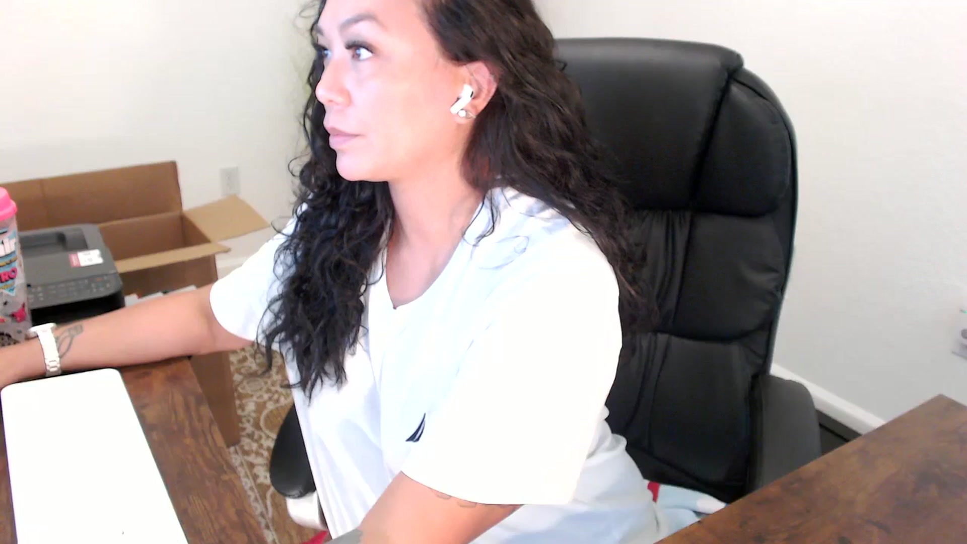 Gallery image thumbnail from MickaylaStar's myfreecams stream on, 09/26/2025, 19:25 image 7 of 20