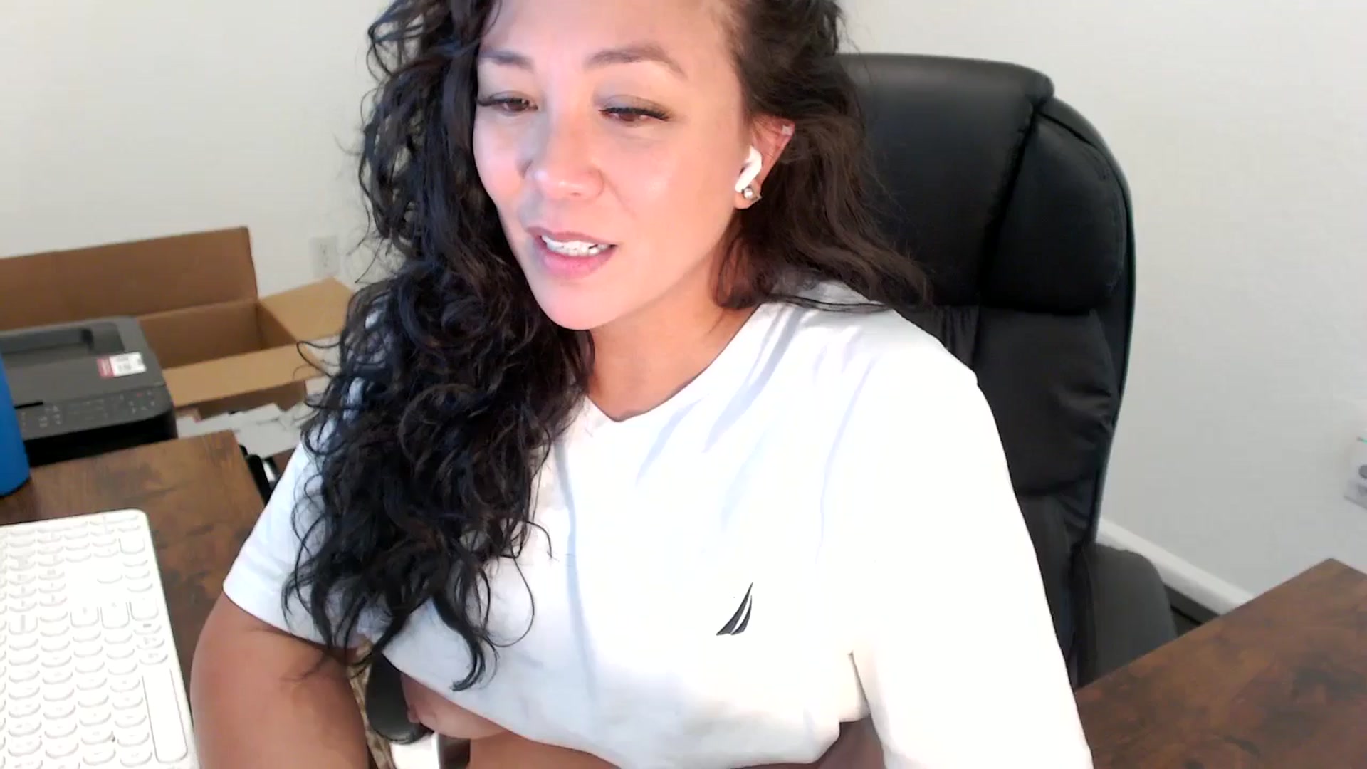 Gallery image thumbnail from MickaylaStar's myfreecams stream on, 09/26/2025, 20:34 image 17 of 20