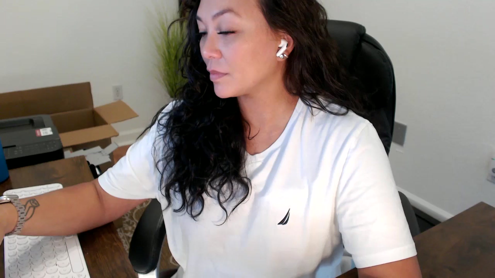 Gallery image thumbnail from MickaylaStar's myfreecams stream on, 09/26/2025, 20:34 image 8 of 20