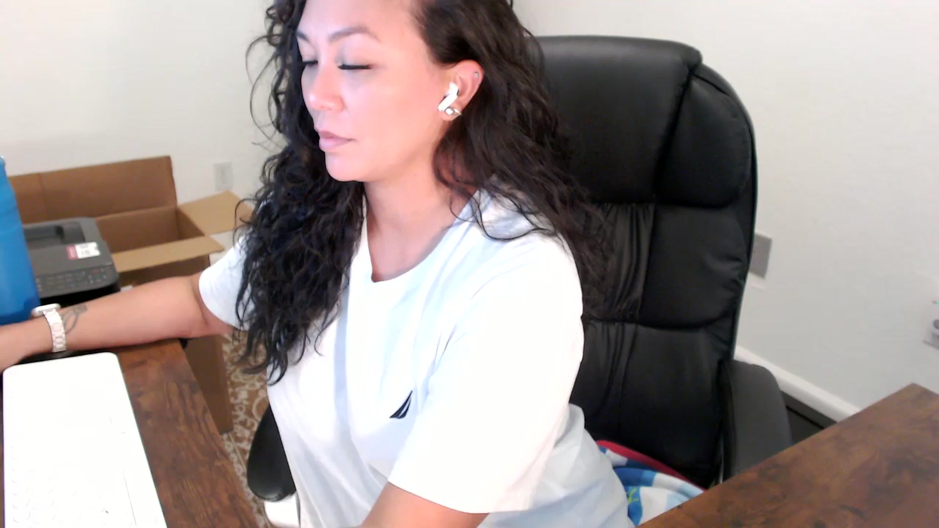 Gallery image thumbnail from MickaylaStar's myfreecams stream on, 09/26/2025, 21:05 image 1 of 20