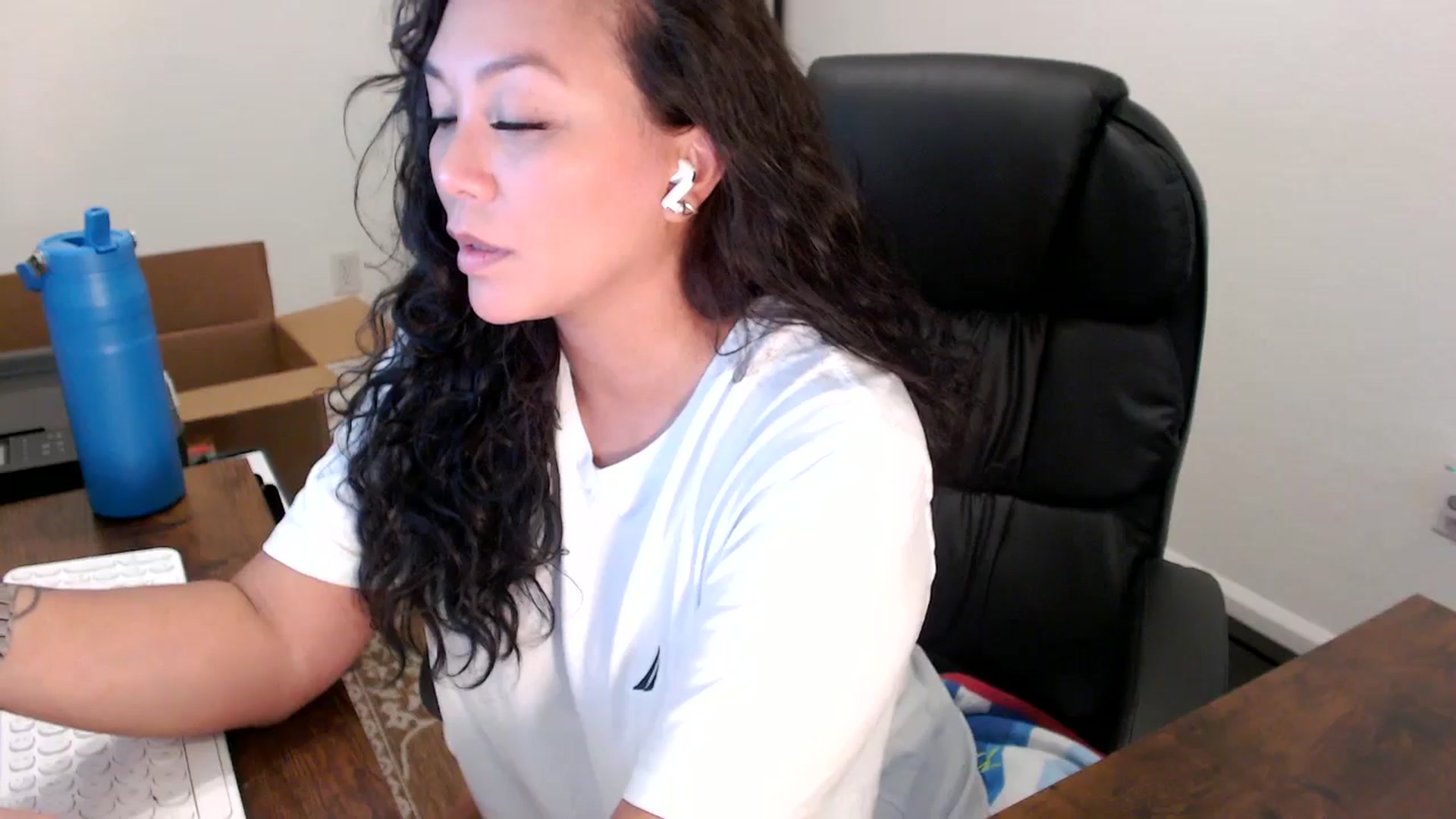 Gallery image thumbnail from MickaylaStar's myfreecams stream on, 09/26/2025, 21:05 image 14 of 20