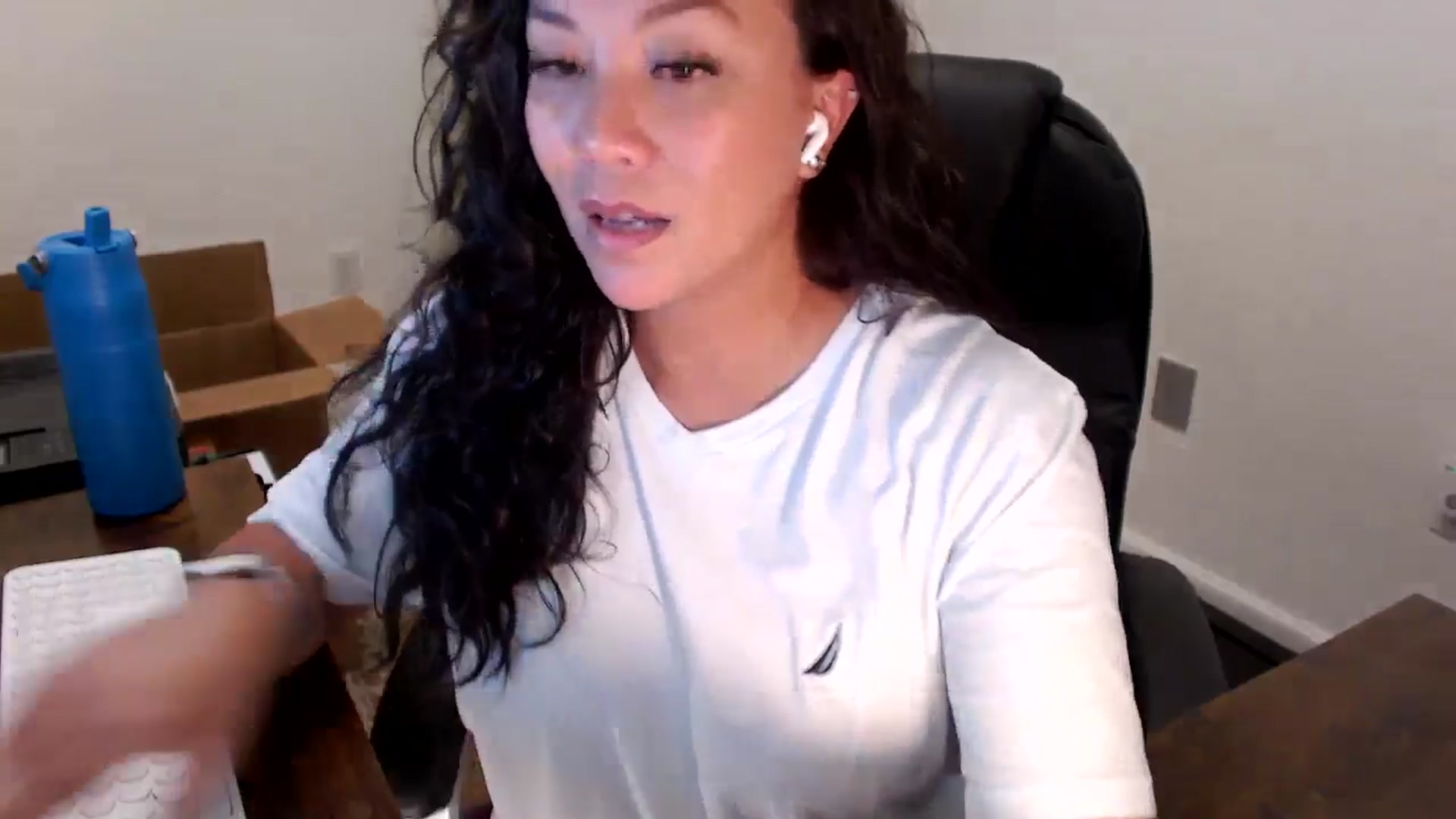Gallery image thumbnail from MickaylaStar's myfreecams stream on, 09/26/2025, 21:05 image 12 of 20
