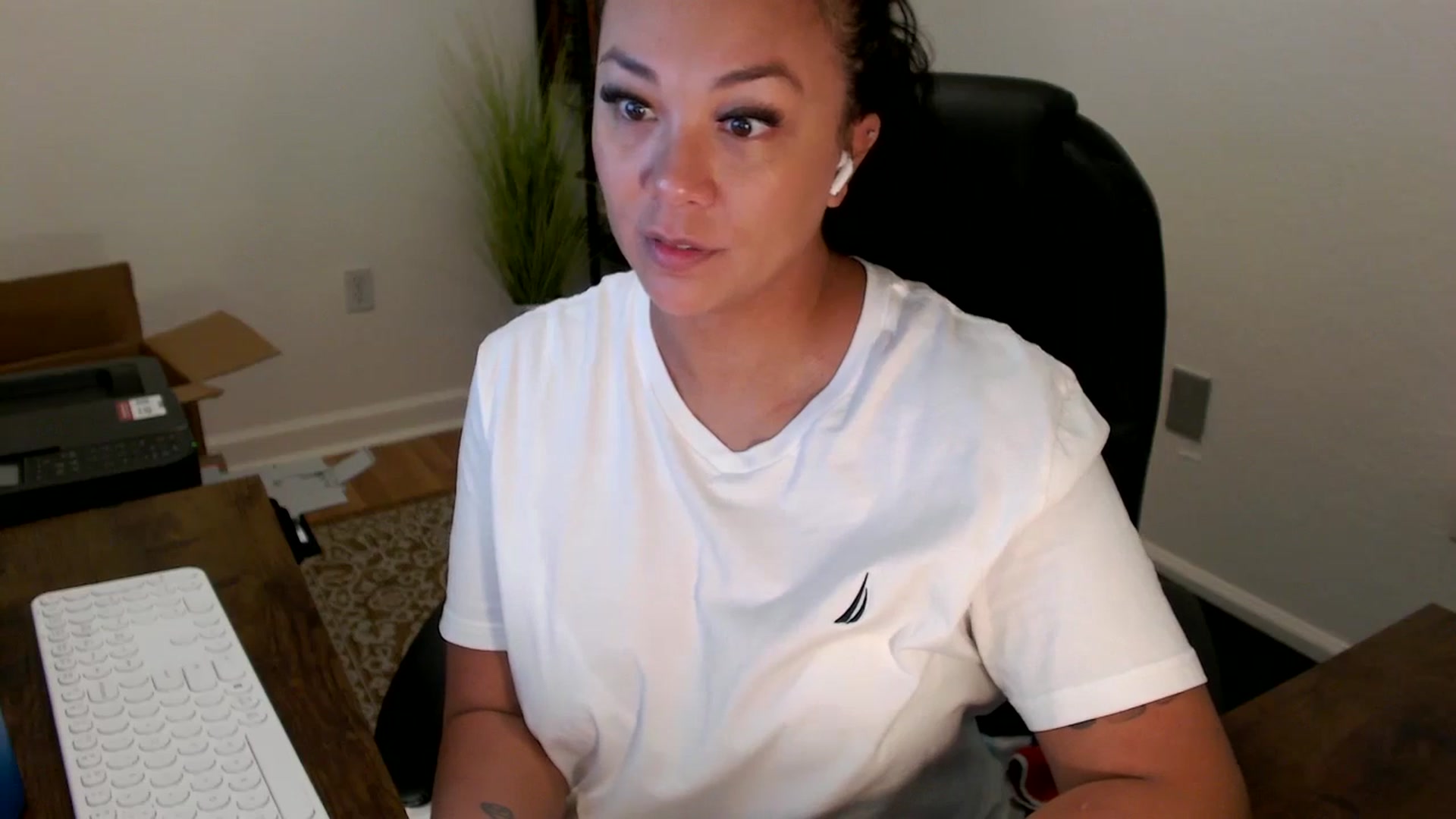 Gallery image thumbnail from MickaylaStar's myfreecams stream on, 09/29/2025, 15:37 image 3 of 20