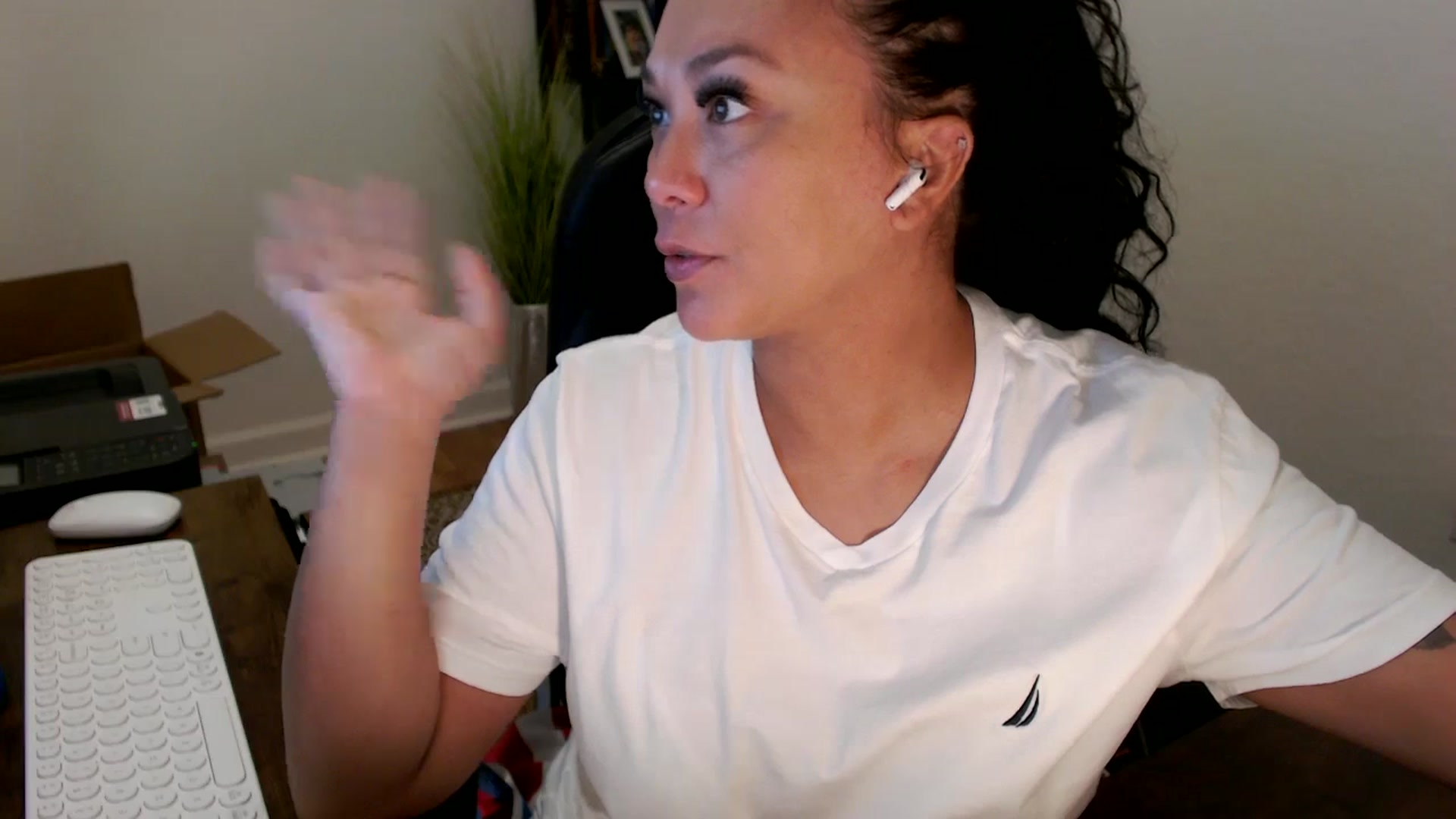 Gallery image thumbnail from MickaylaStar's myfreecams stream on, 09/29/2025, 15:37 image 10 of 20