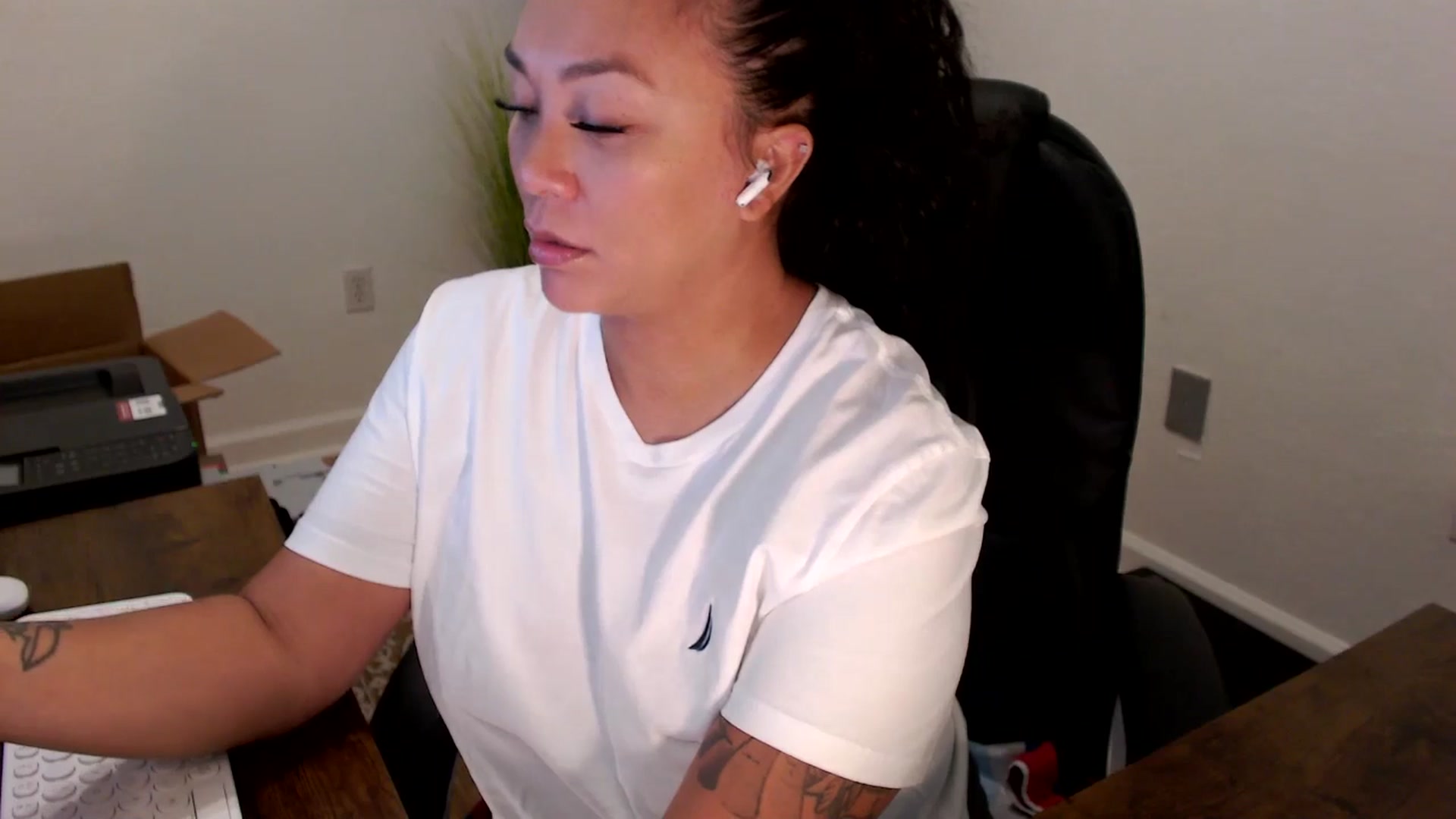 Gallery image thumbnail from MickaylaStar's myfreecams stream on, 09/29/2025, 15:37 image 20 of 20