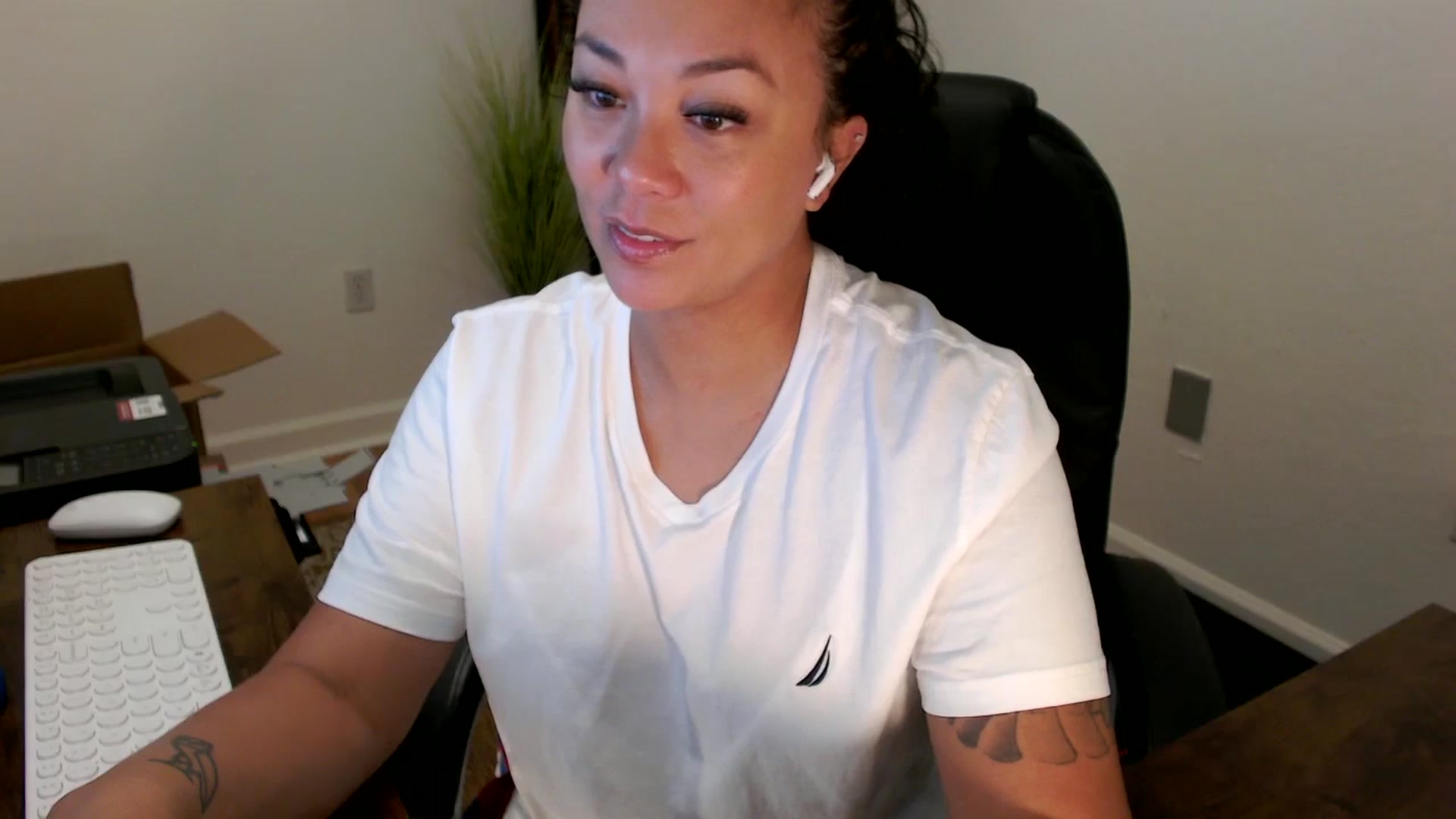Gallery image thumbnail from MickaylaStar's myfreecams stream on, 09/29/2025, 15:37 image 11 of 20