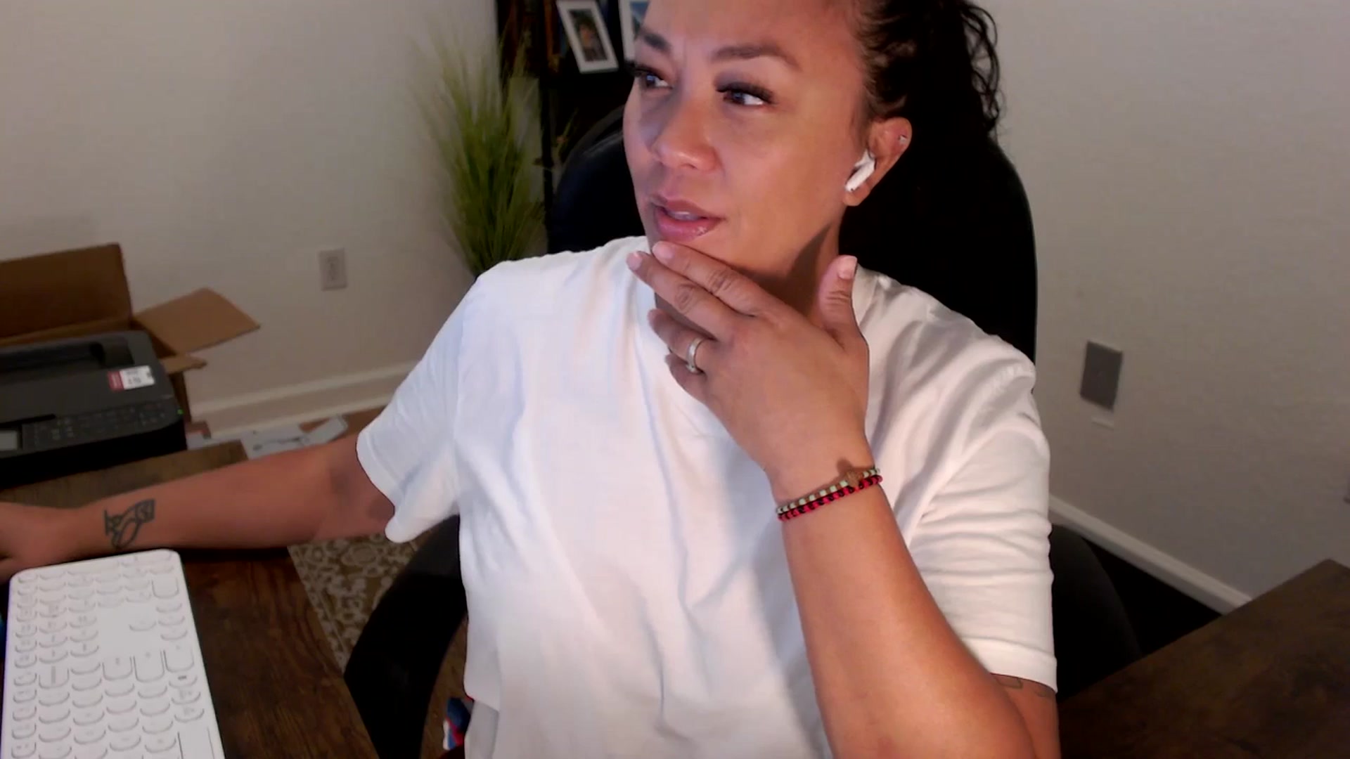 Gallery image thumbnail from MickaylaStar's myfreecams stream on, 09/29/2025, 15:37 image 19 of 20