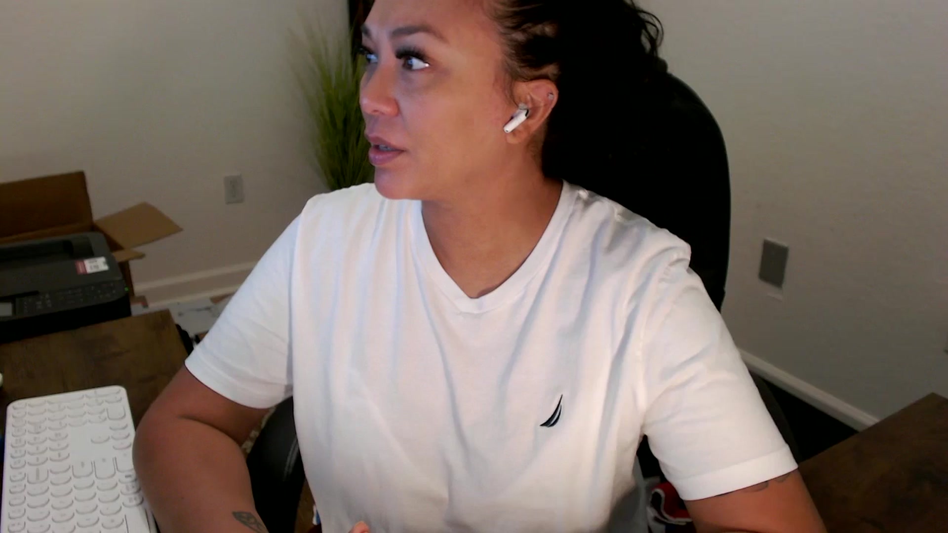 Gallery image thumbnail from MickaylaStar's myfreecams stream on, 09/29/2025, 15:37 image 18 of 20