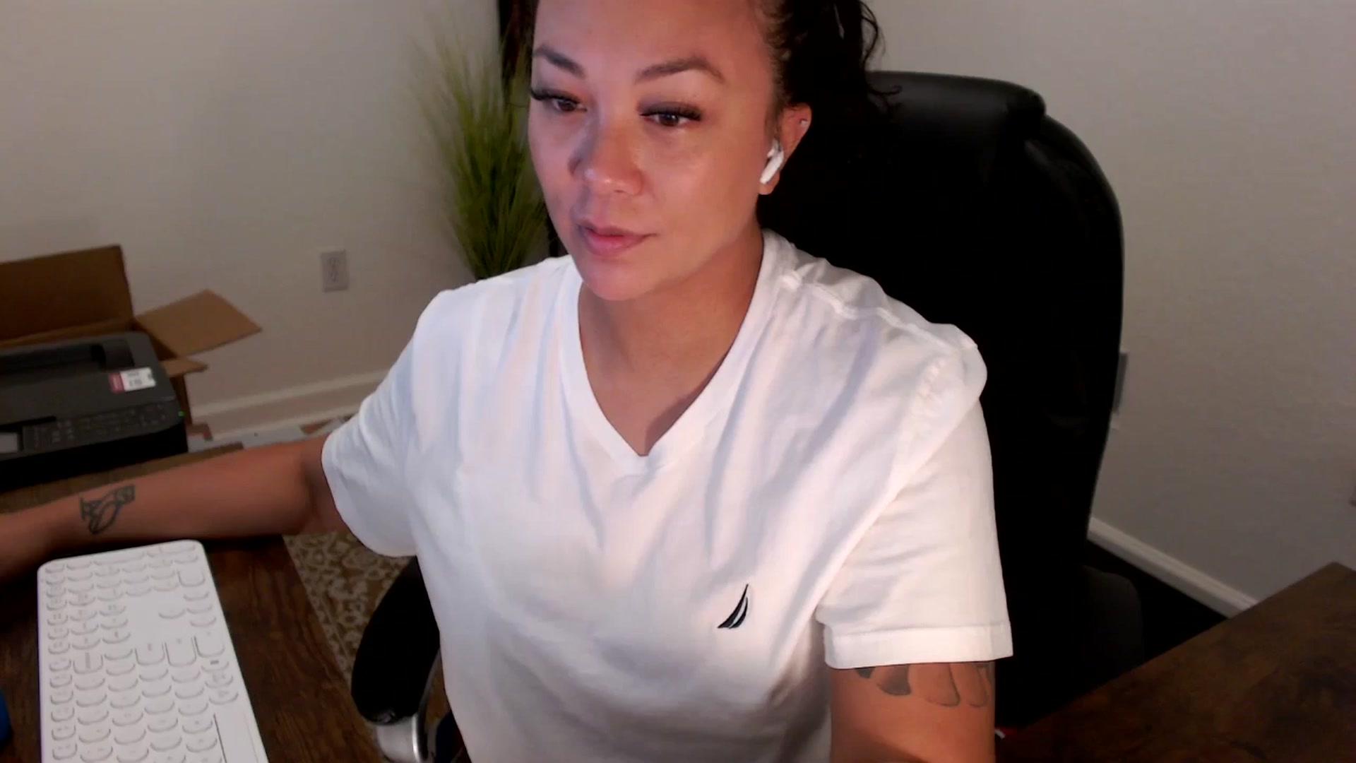 Gallery image thumbnail from MickaylaStar's myfreecams stream on, 09/29/2025, 16:14 image 18 of 20
