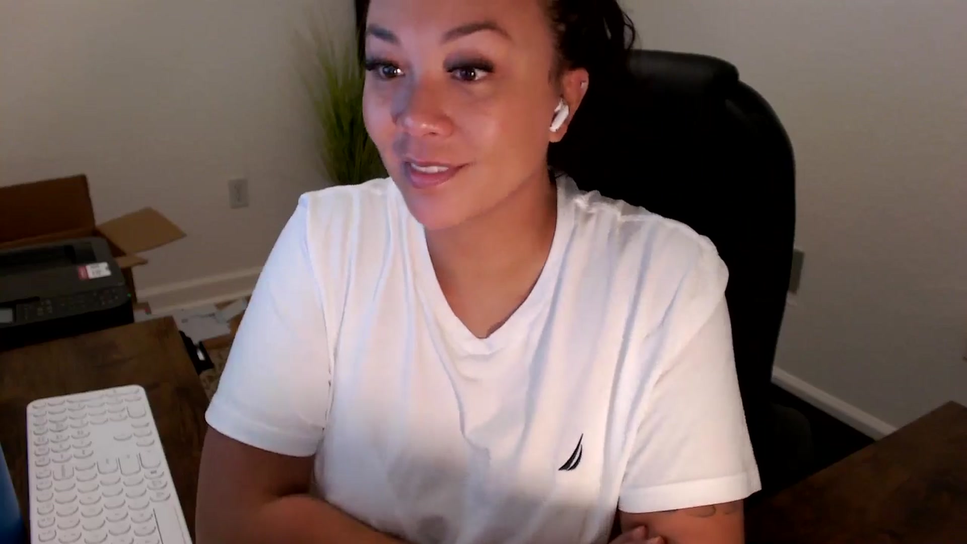 Gallery image thumbnail from MickaylaStar's myfreecams stream on, 09/29/2025, 16:14 image 6 of 20
