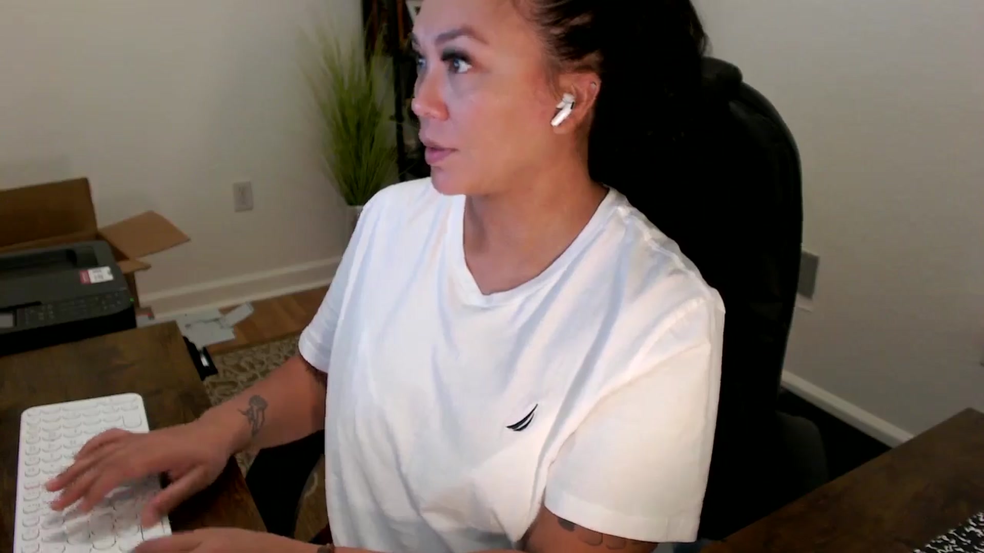 Gallery image thumbnail from MickaylaStar's myfreecams stream on, 09/29/2025, 17:20 image 2 of 20