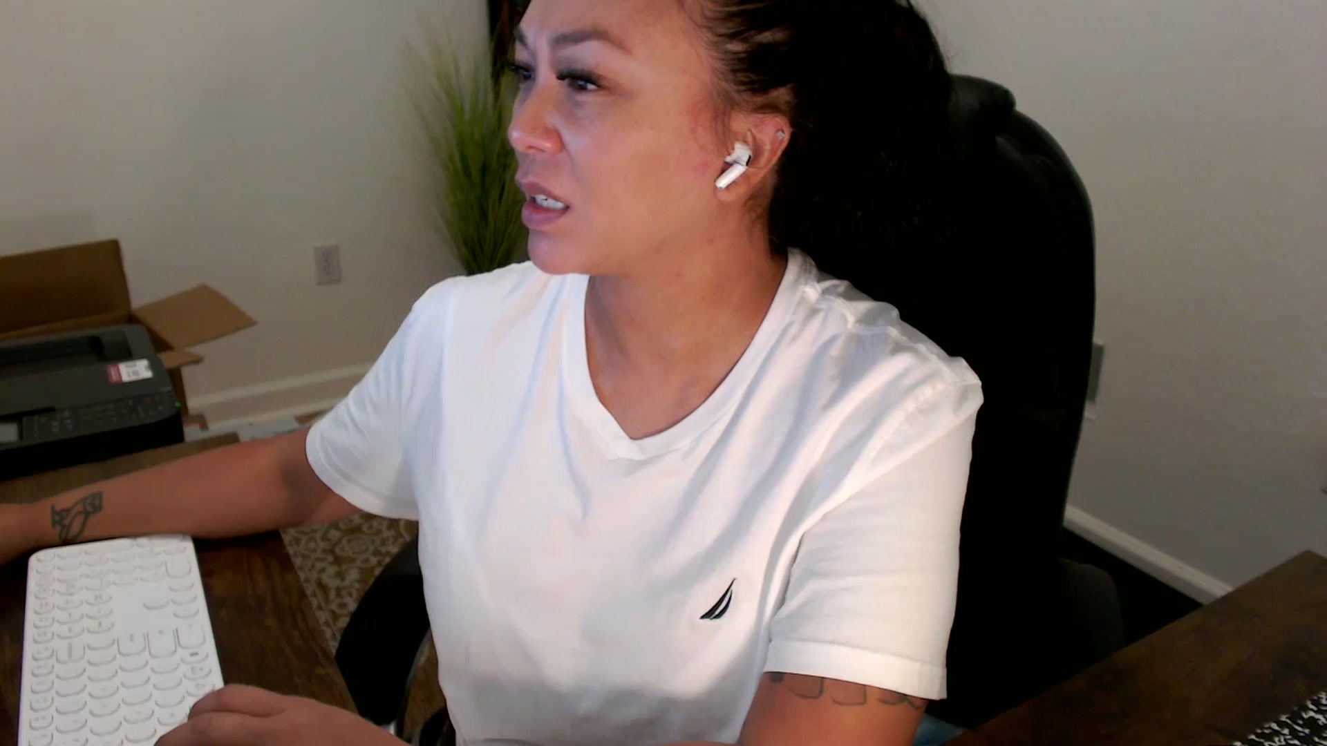 Gallery image thumbnail from MickaylaStar's myfreecams stream on, 09/29/2025, 17:20 image 4 of 20