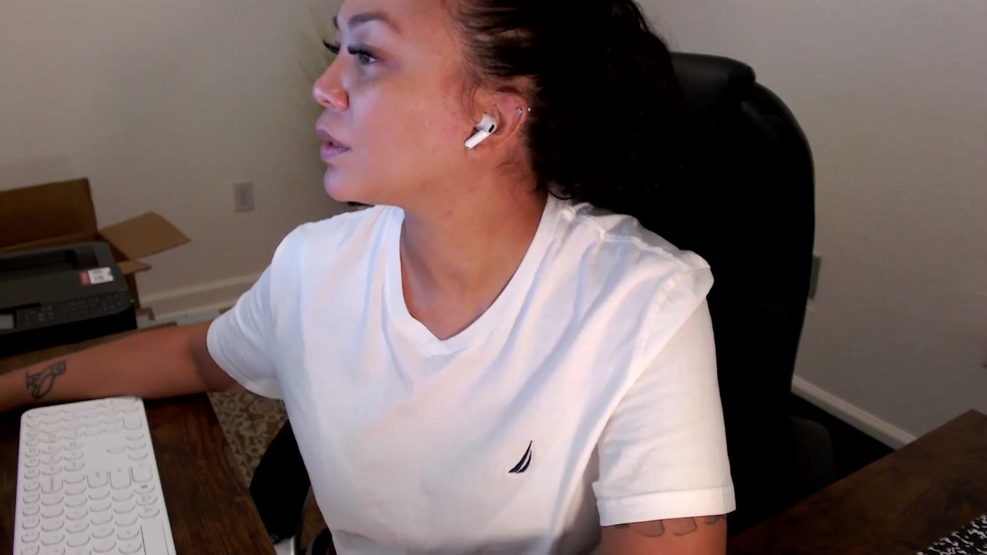 Gallery image thumbnail from MickaylaStar's myfreecams stream on, 09/29/2025, 17:20 image 5 of 20