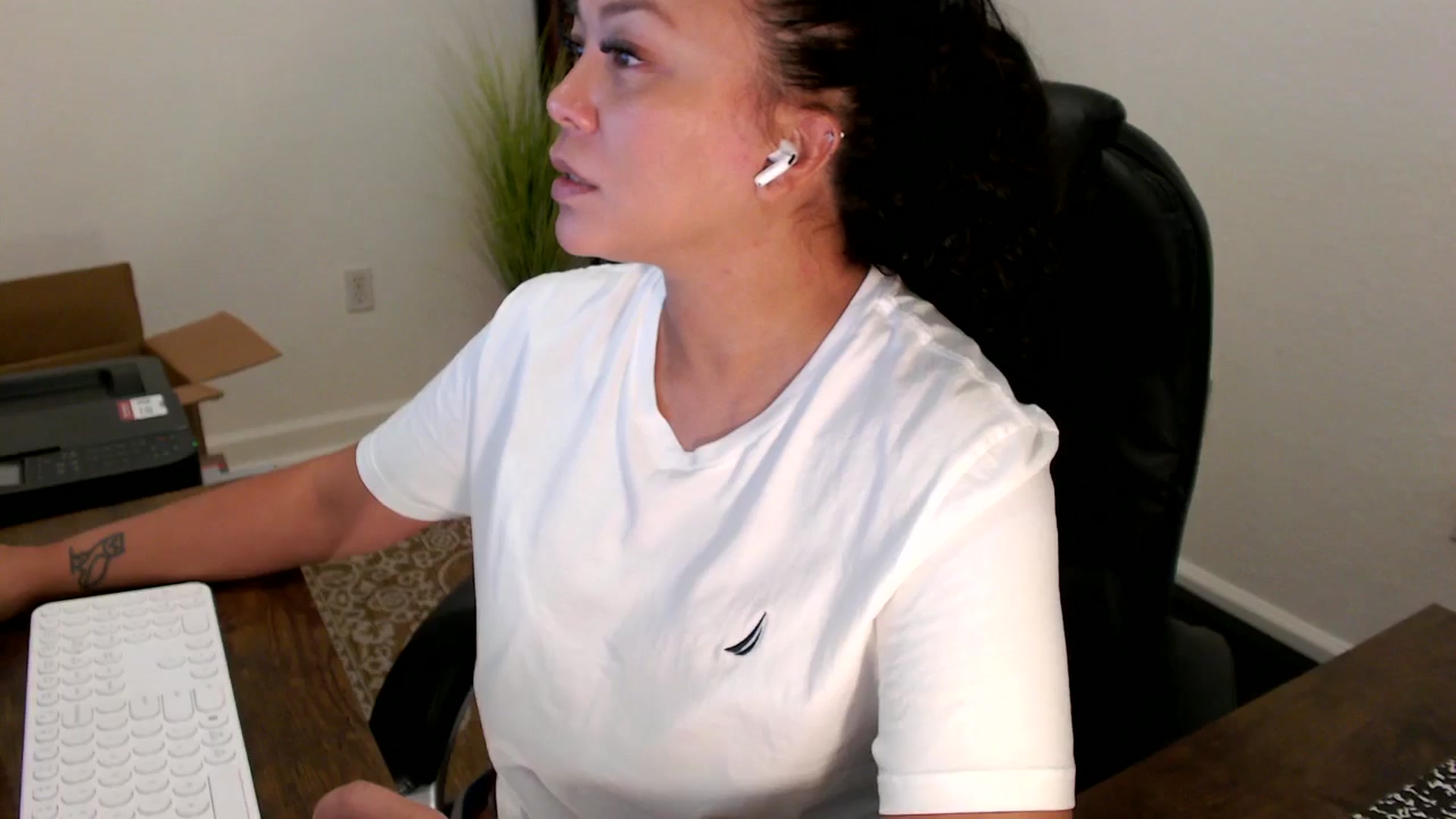 Gallery image thumbnail from MickaylaStar's myfreecams stream on, 09/29/2025, 17:20 image 3 of 20