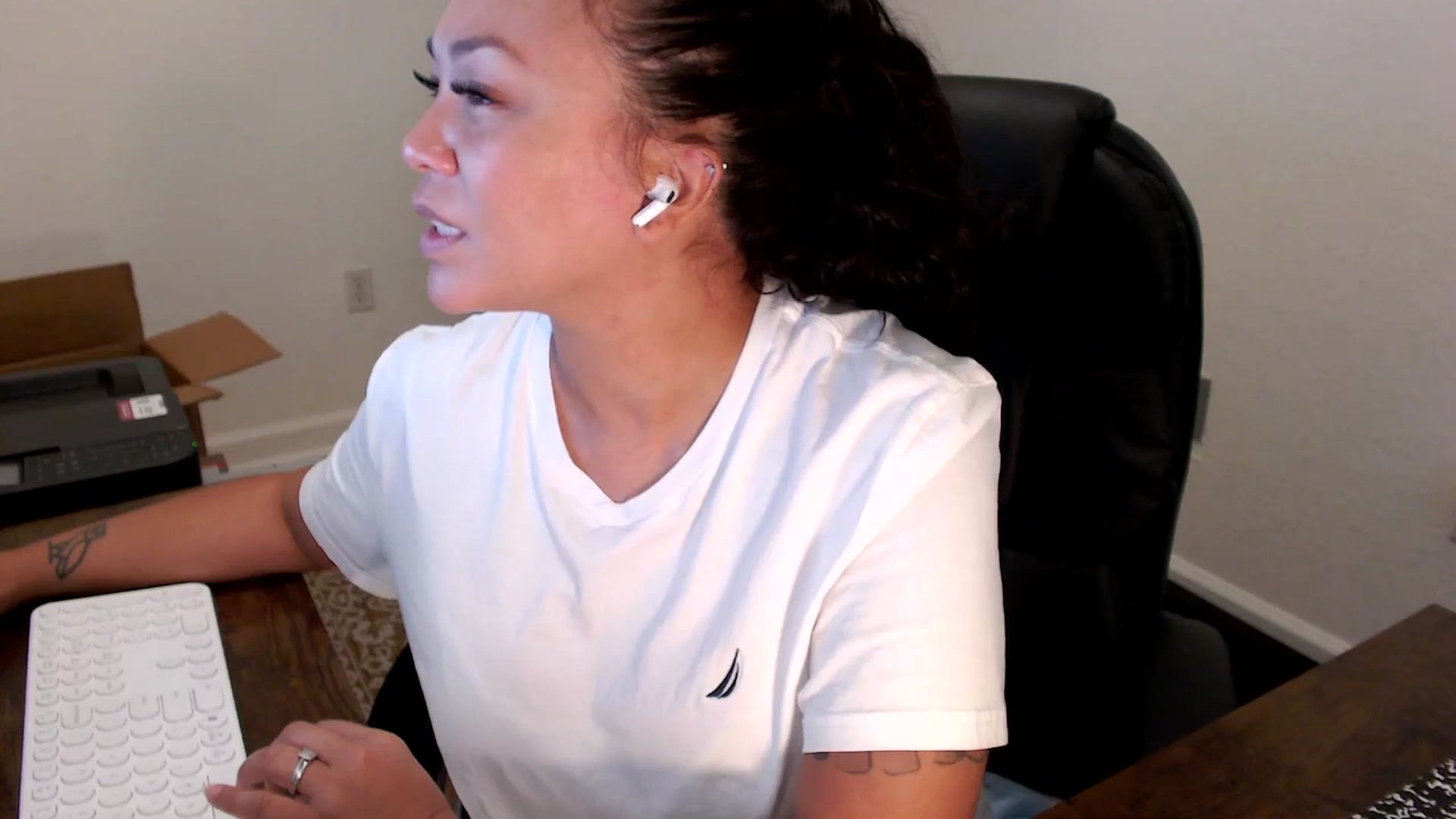 Gallery image thumbnail from MickaylaStar's myfreecams stream on, 09/29/2025, 17:20 image 6 of 20