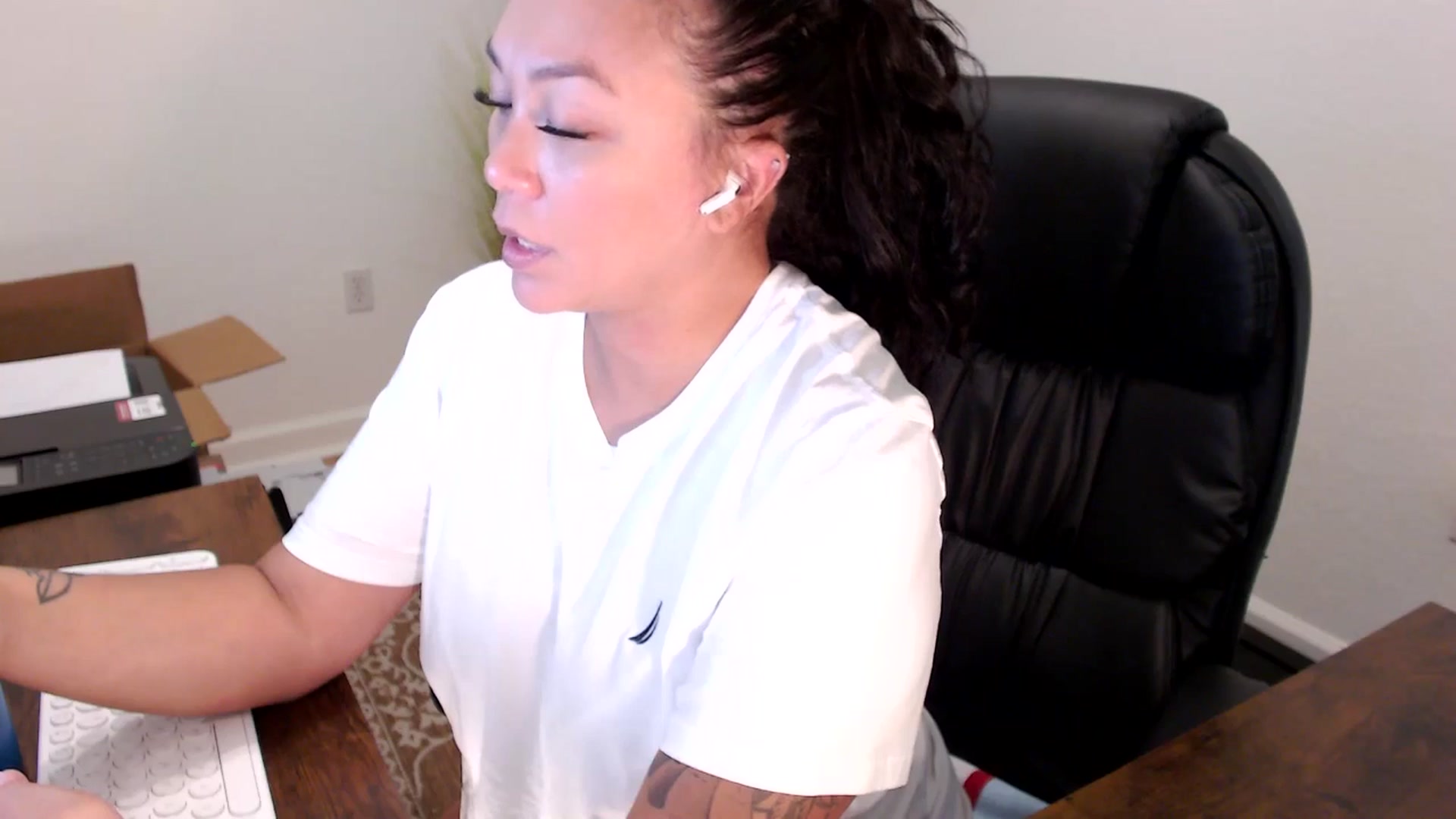 Gallery image thumbnail from MickaylaStar's myfreecams stream on, 09/29/2025, 19:16 image 17 of 20