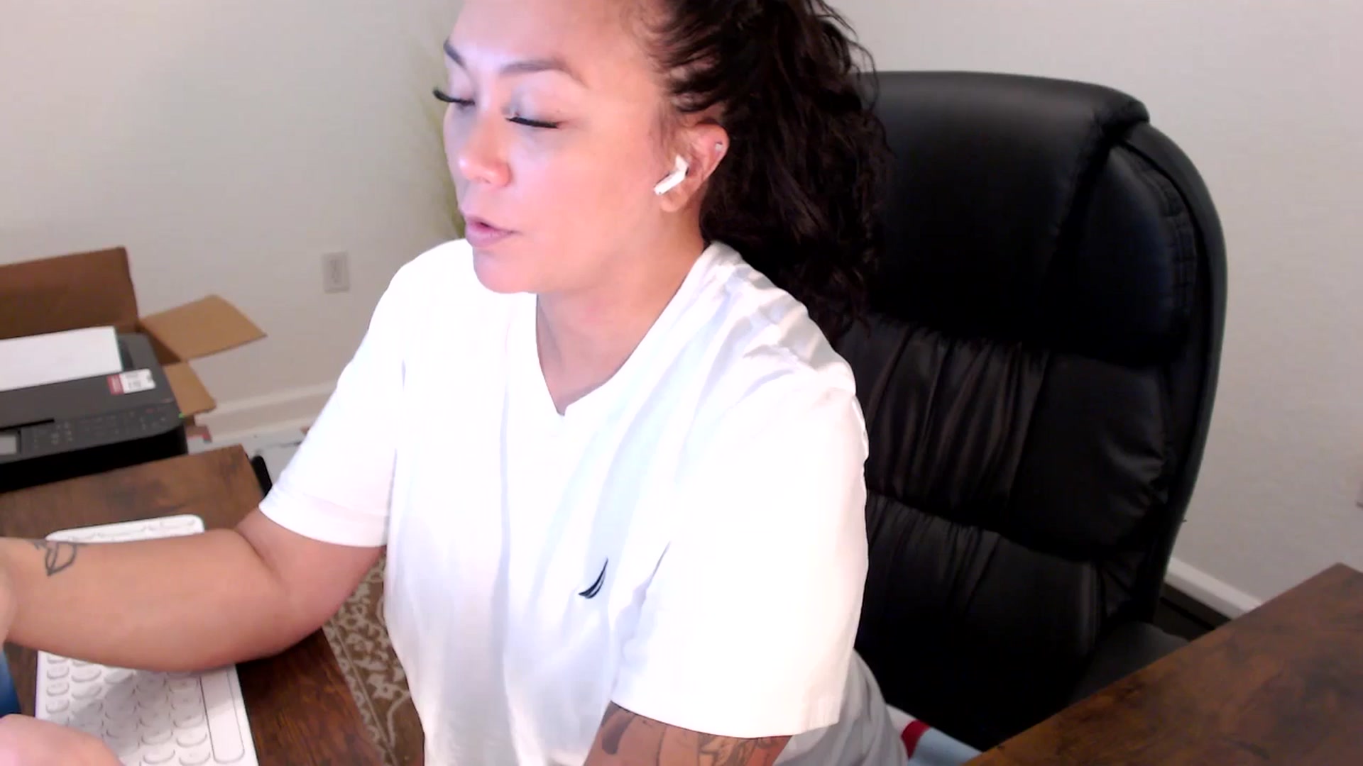Gallery image thumbnail from MickaylaStar's myfreecams stream on, 09/29/2025, 19:16 image 18 of 20
