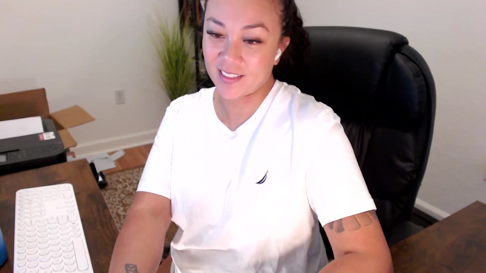 Gallery image thumbnail from MickaylaStar's myfreecams stream on, 09/29/2025, 19:16 image 12 of 20