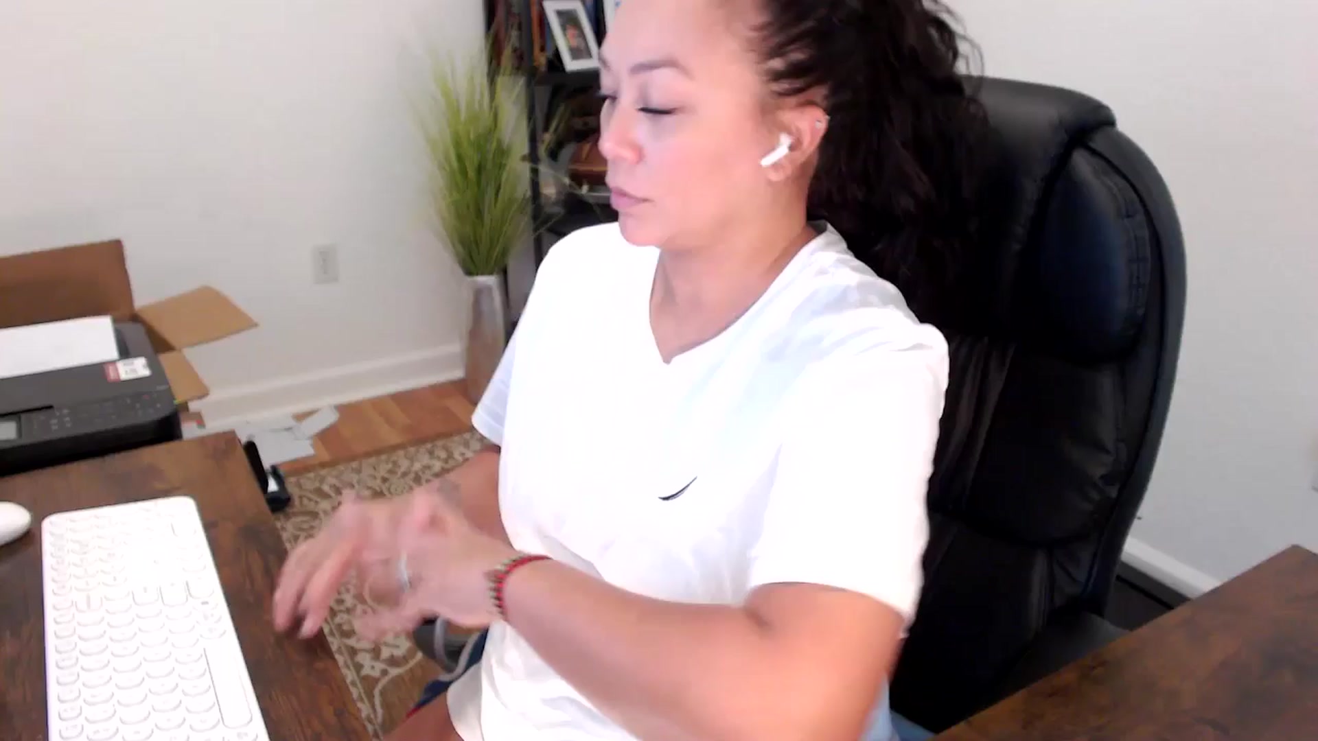 Gallery image thumbnail from MickaylaStar's myfreecams stream on, 09/29/2025, 19:36 image 3 of 20
