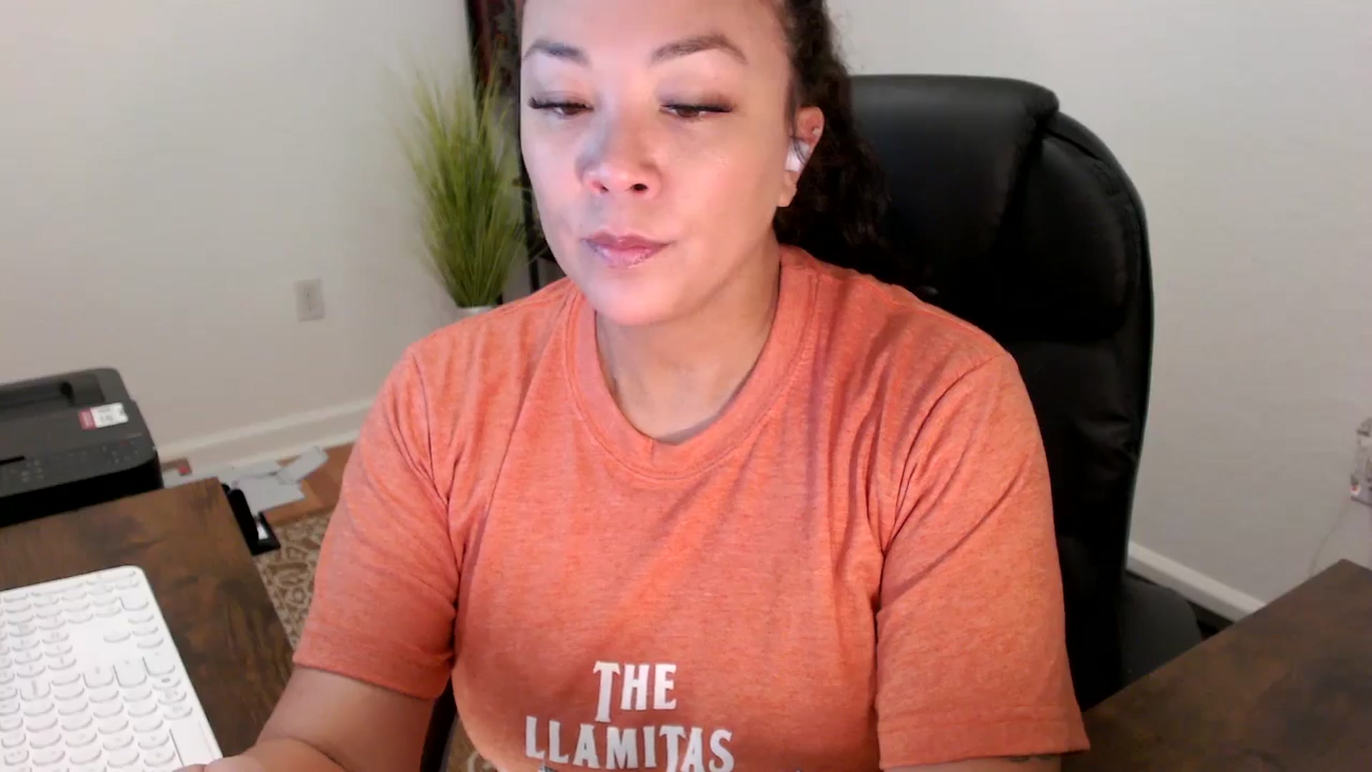 Gallery image thumbnail from MickaylaStar's myfreecams stream on, 10/02/2025, 15:27 image 6 of 20