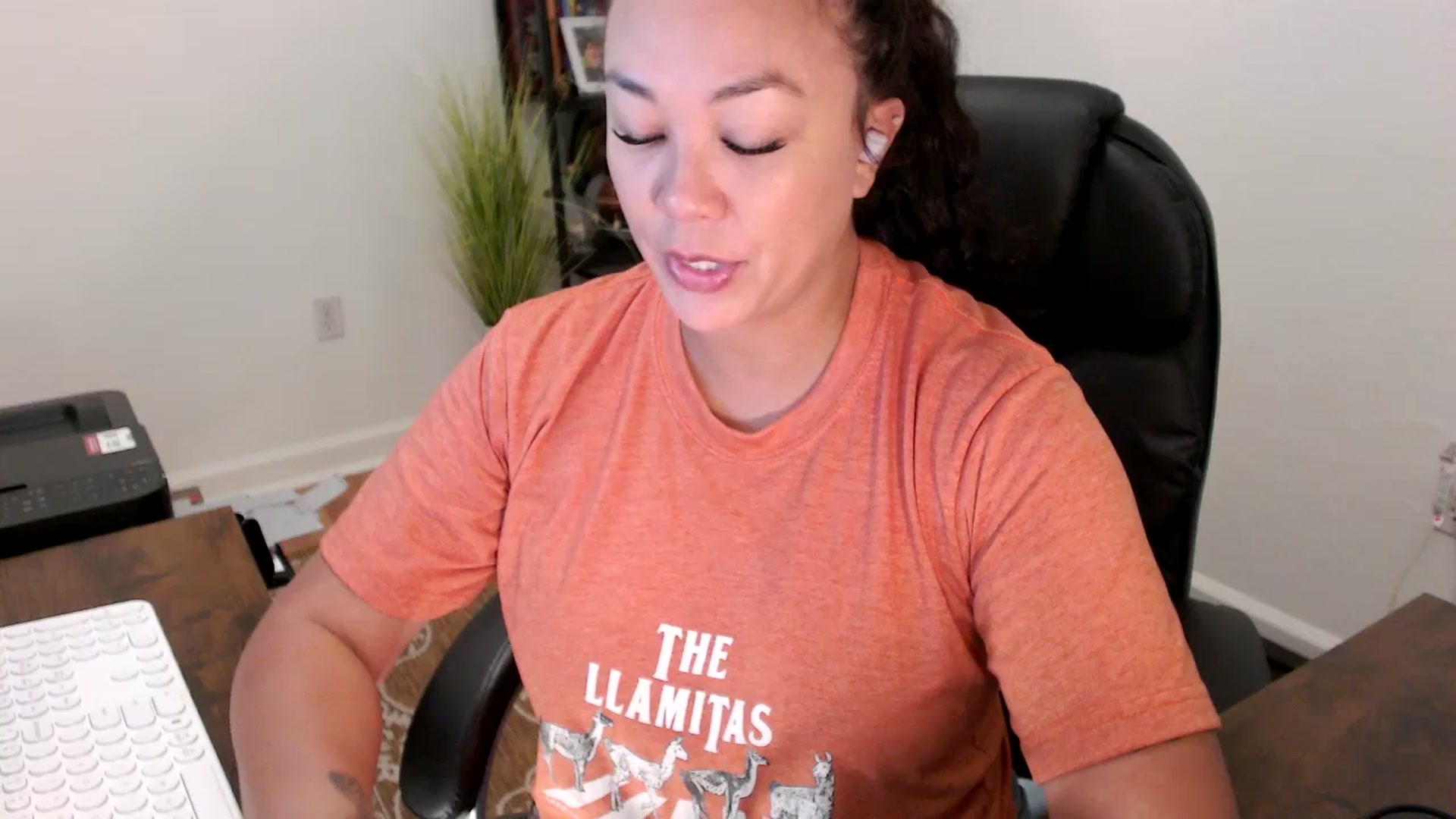 Gallery image thumbnail from MickaylaStar's myfreecams stream on, 10/02/2025, 15:27 image 1 of 20