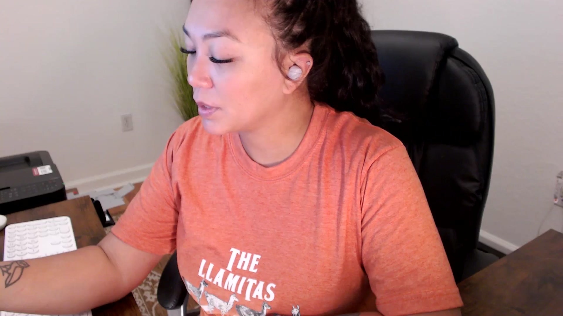 Gallery image thumbnail from MickaylaStar's myfreecams stream on, 10/02/2025, 15:27 image 17 of 20
