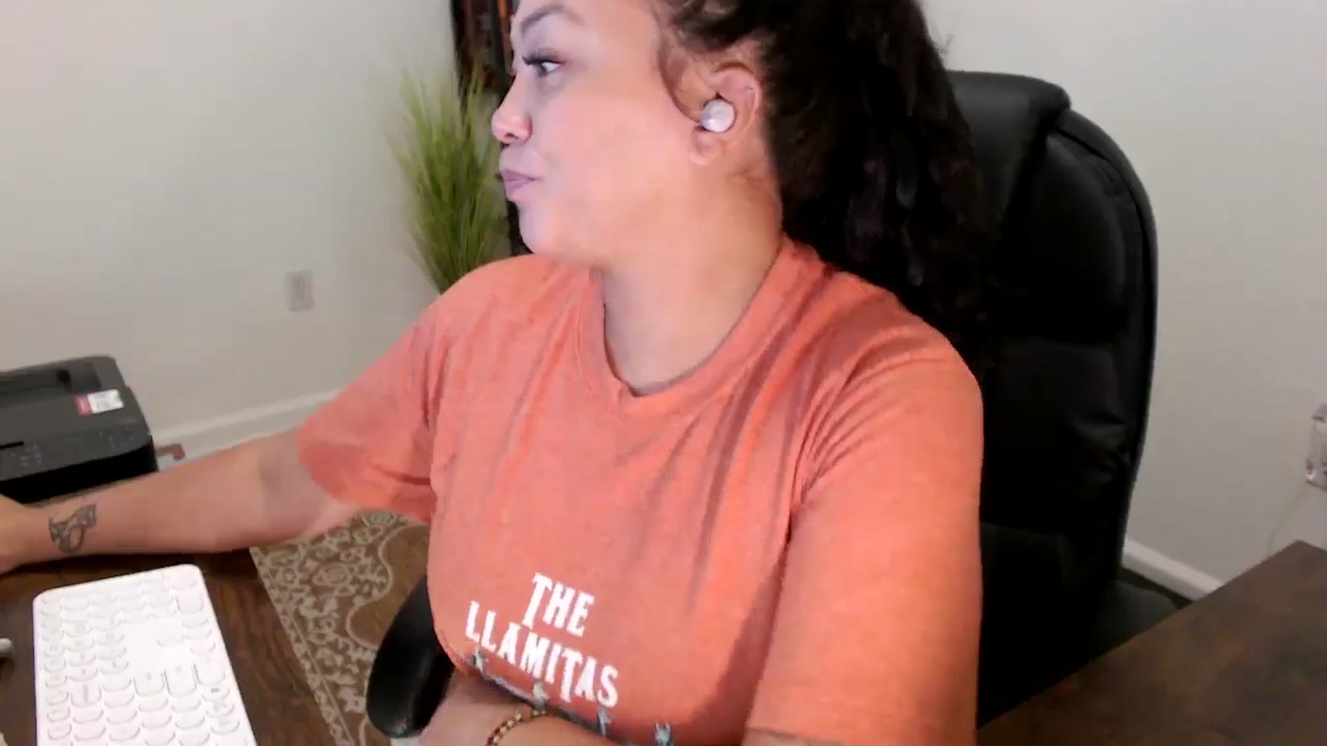 Gallery image thumbnail from MickaylaStar's myfreecams stream on, 10/02/2025, 15:27 image 20 of 20