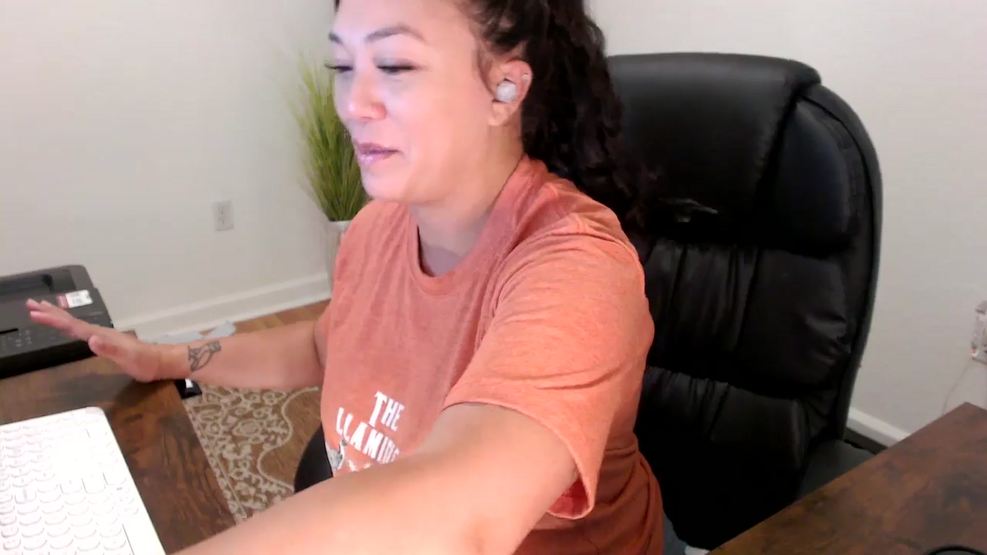 Gallery image thumbnail from MickaylaStar's myfreecams stream on, 10/02/2025, 15:27 image 3 of 20
