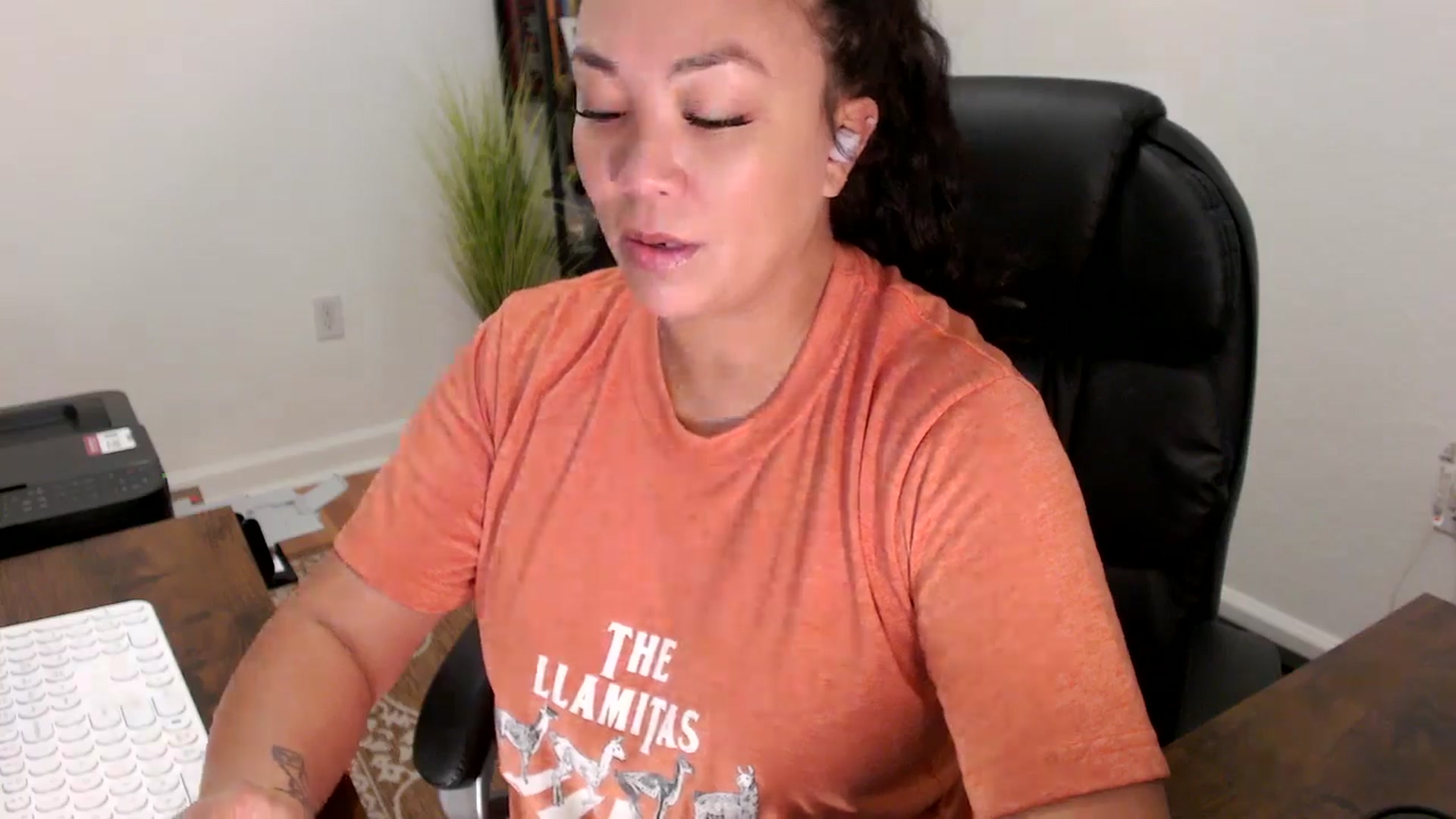 Gallery image thumbnail from MickaylaStar's myfreecams stream on, 10/02/2025, 15:27 image 2 of 20