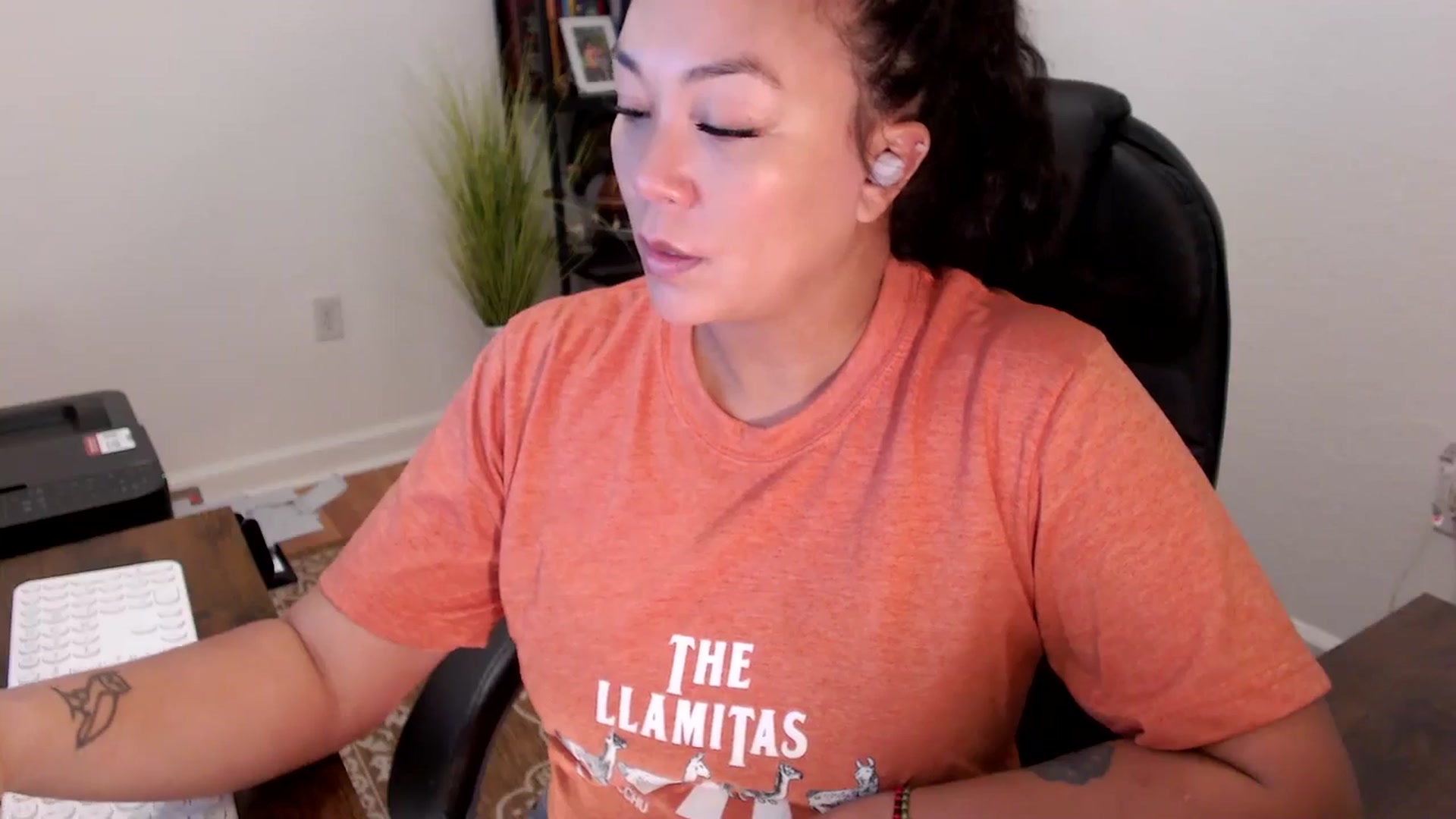 Gallery image thumbnail from MickaylaStar's myfreecams stream on, 10/02/2025, 15:27 image 13 of 20