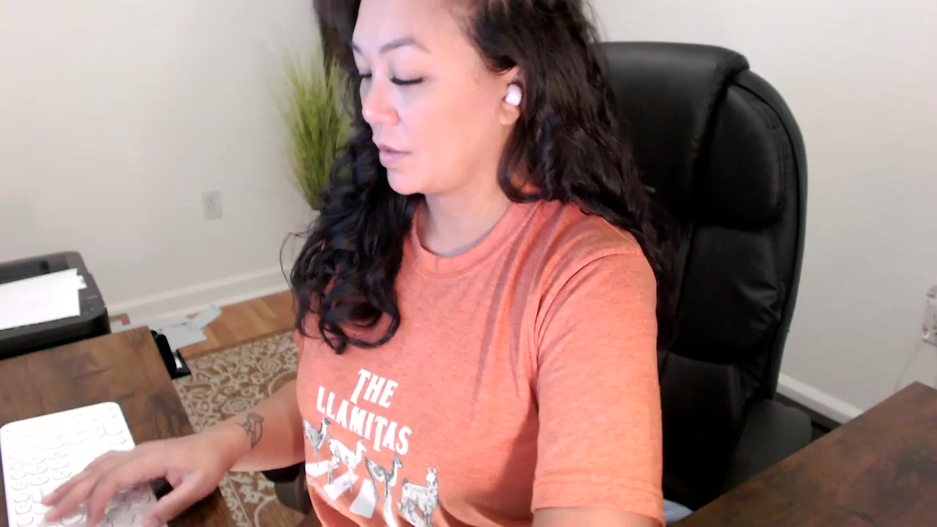 Gallery image thumbnail from MickaylaStar's myfreecams stream on, 10/02/2025, 16:44 image 12 of 20