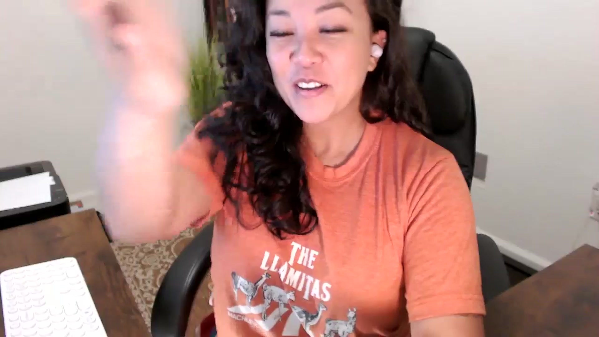 Gallery image thumbnail from MickaylaStar's myfreecams stream on, 10/02/2025, 16:44 image 14 of 20