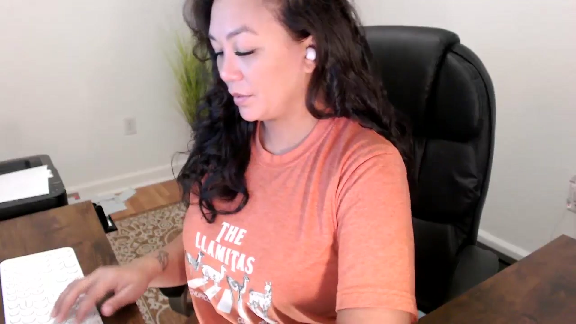 Gallery image thumbnail from MickaylaStar's myfreecams stream on, 10/02/2025, 16:44 image 11 of 20