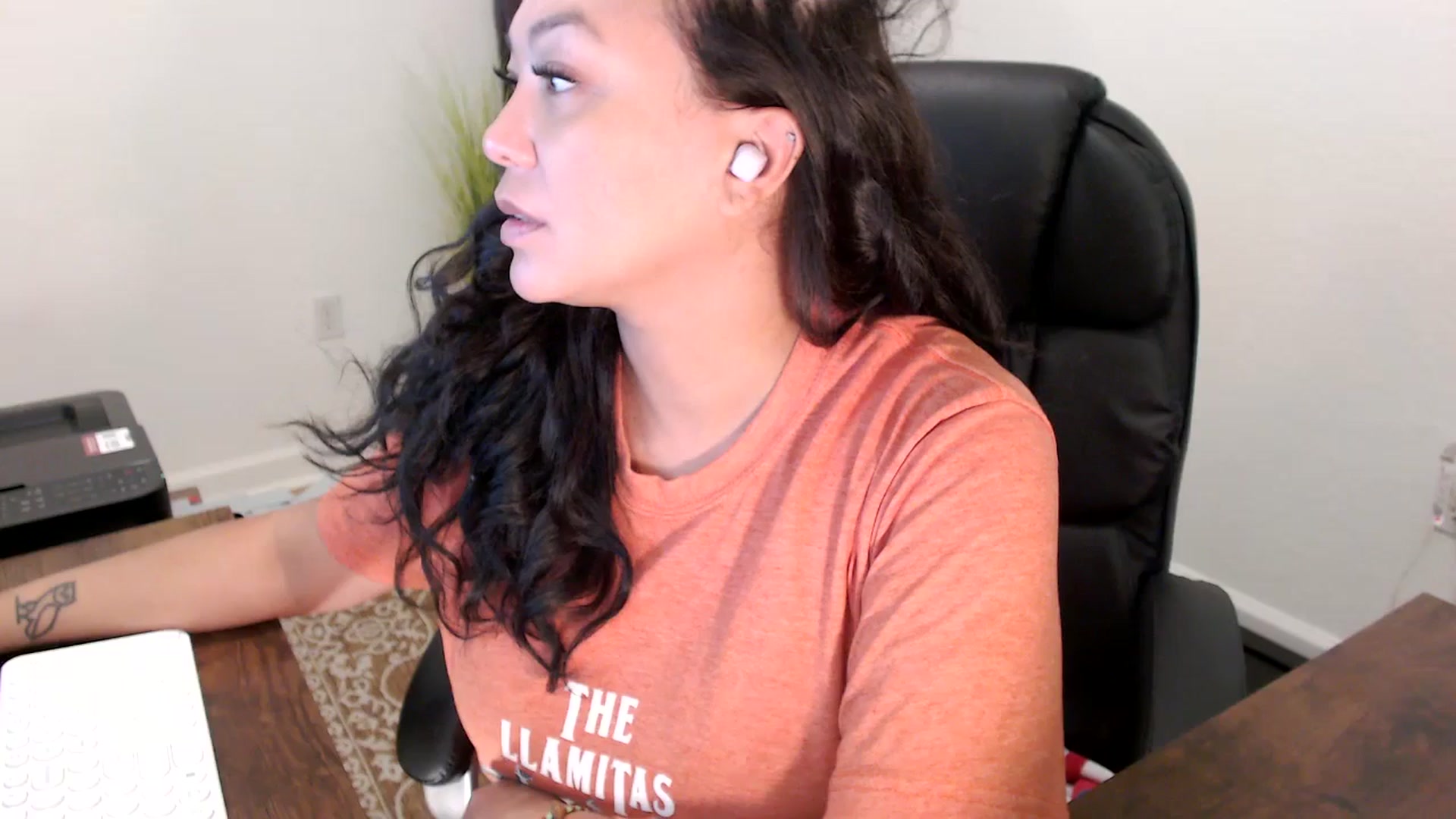 Gallery image thumbnail from MickaylaStar's myfreecams stream on, 10/02/2025, 16:44 image 1 of 20