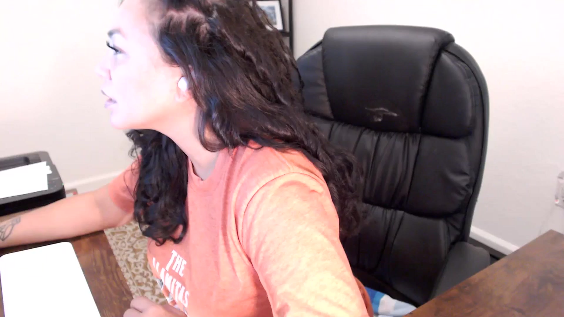 Gallery image thumbnail from MickaylaStar's myfreecams stream on, 10/02/2025, 16:44 image 13 of 20