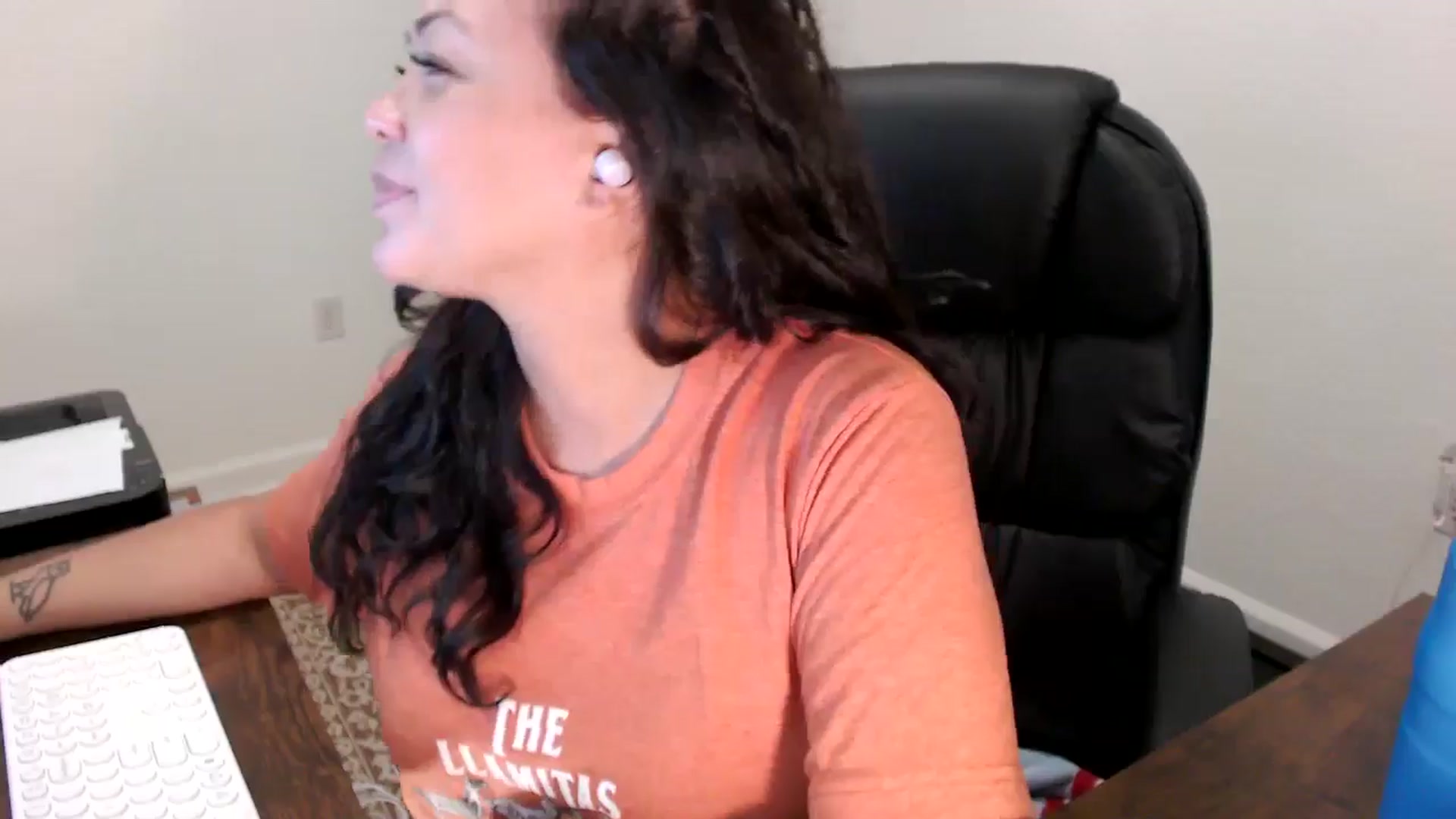 Gallery image thumbnail from MickaylaStar's myfreecams stream on, 10/02/2025, 17:02 image 17 of 20