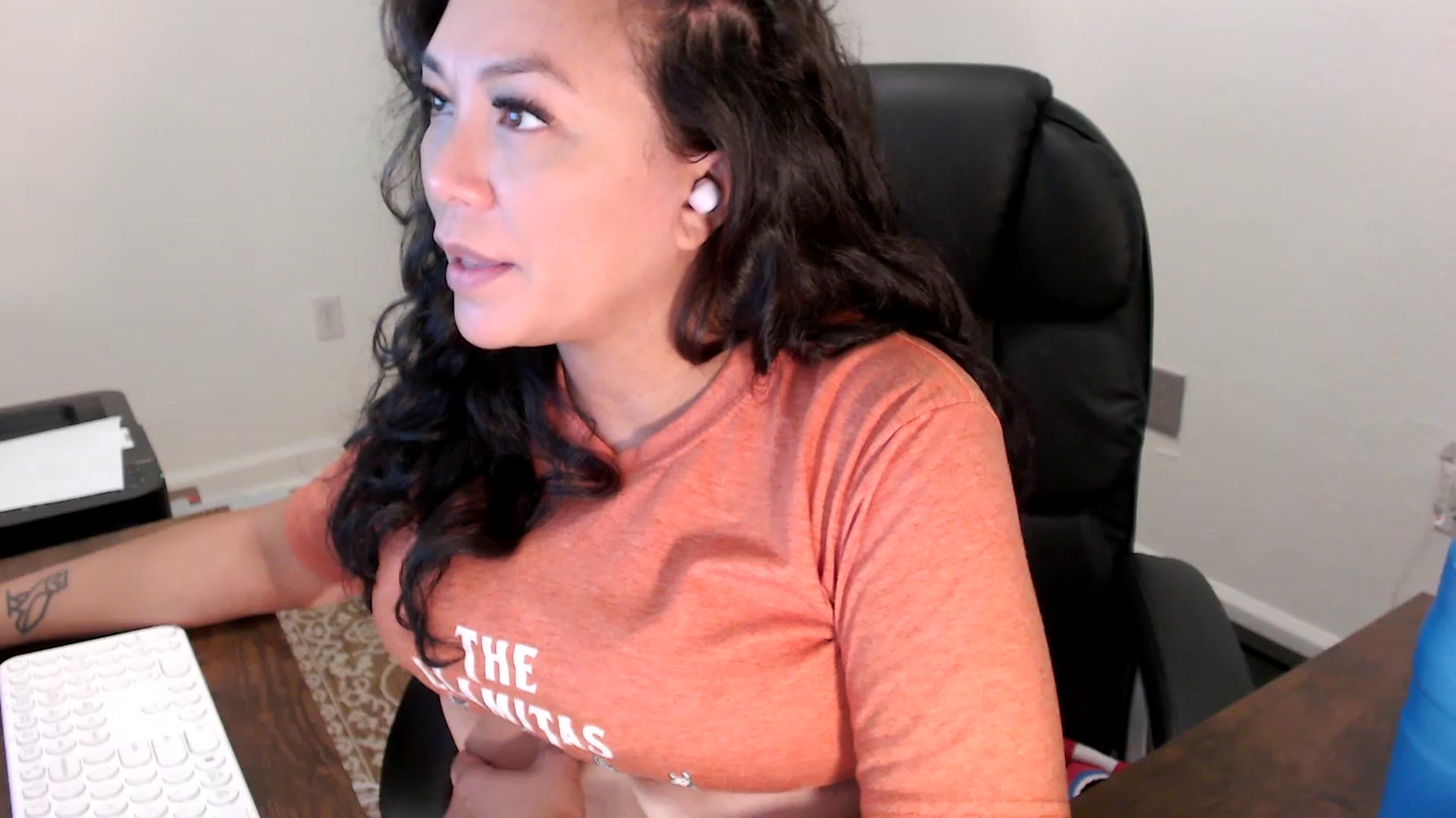 Gallery image thumbnail from MickaylaStar's myfreecams stream on, 10/02/2025, 17:02 image 13 of 20