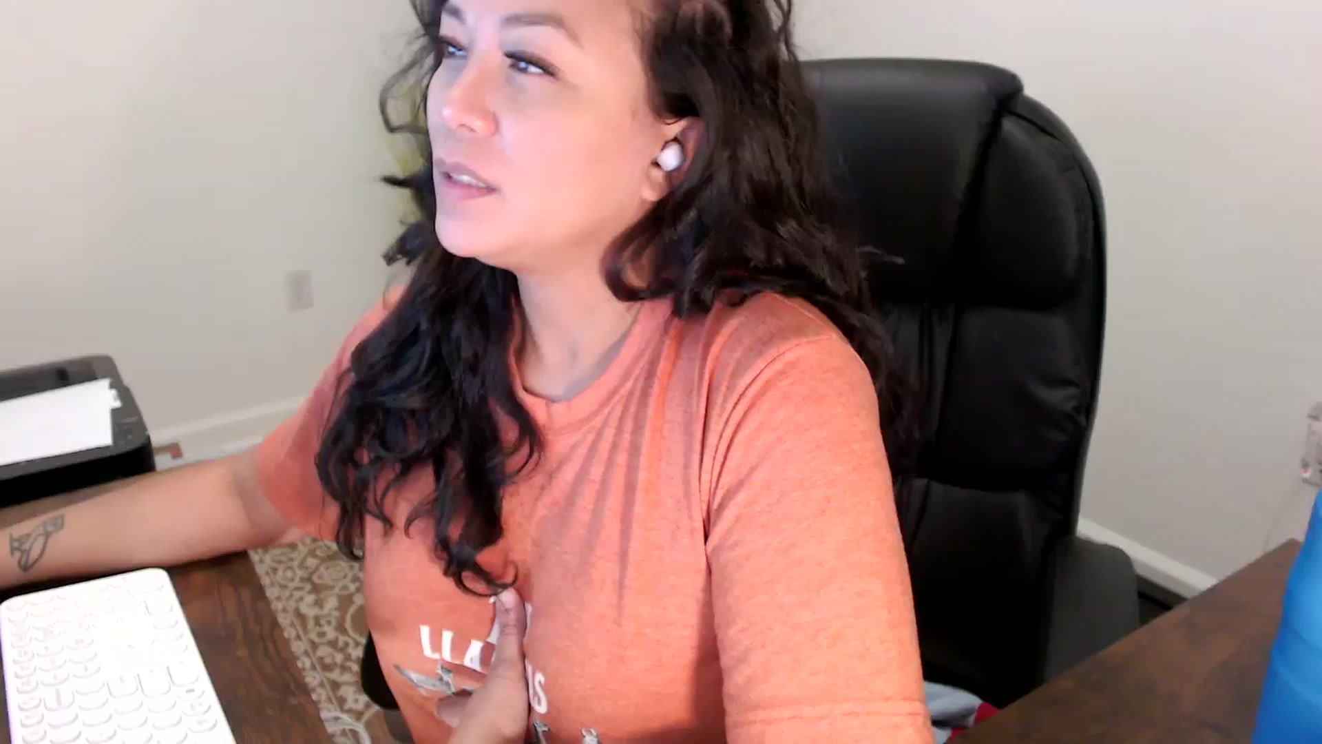 Gallery image thumbnail from MickaylaStar's myfreecams stream on, 10/02/2025, 17:02 image 18 of 20