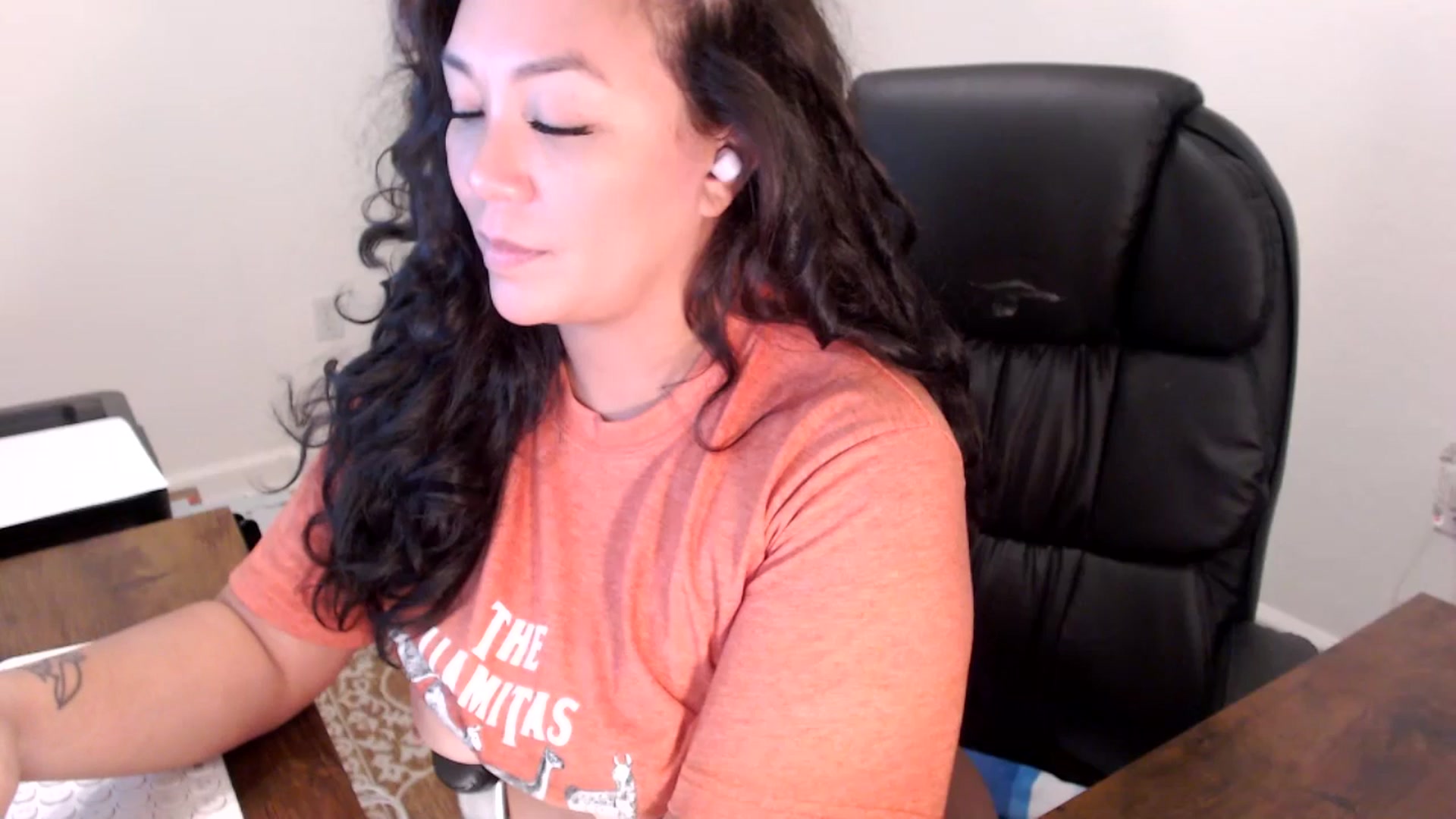 Gallery image thumbnail from MickaylaStar's myfreecams stream on, 10/02/2025, 17:57 image 19 of 20