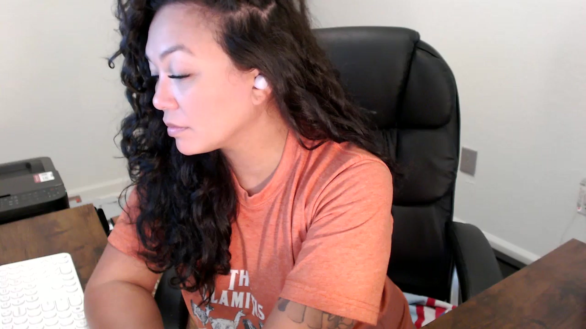Gallery image thumbnail from MickaylaStar's myfreecams stream on, 10/02/2025, 19:13 image 11 of 20
