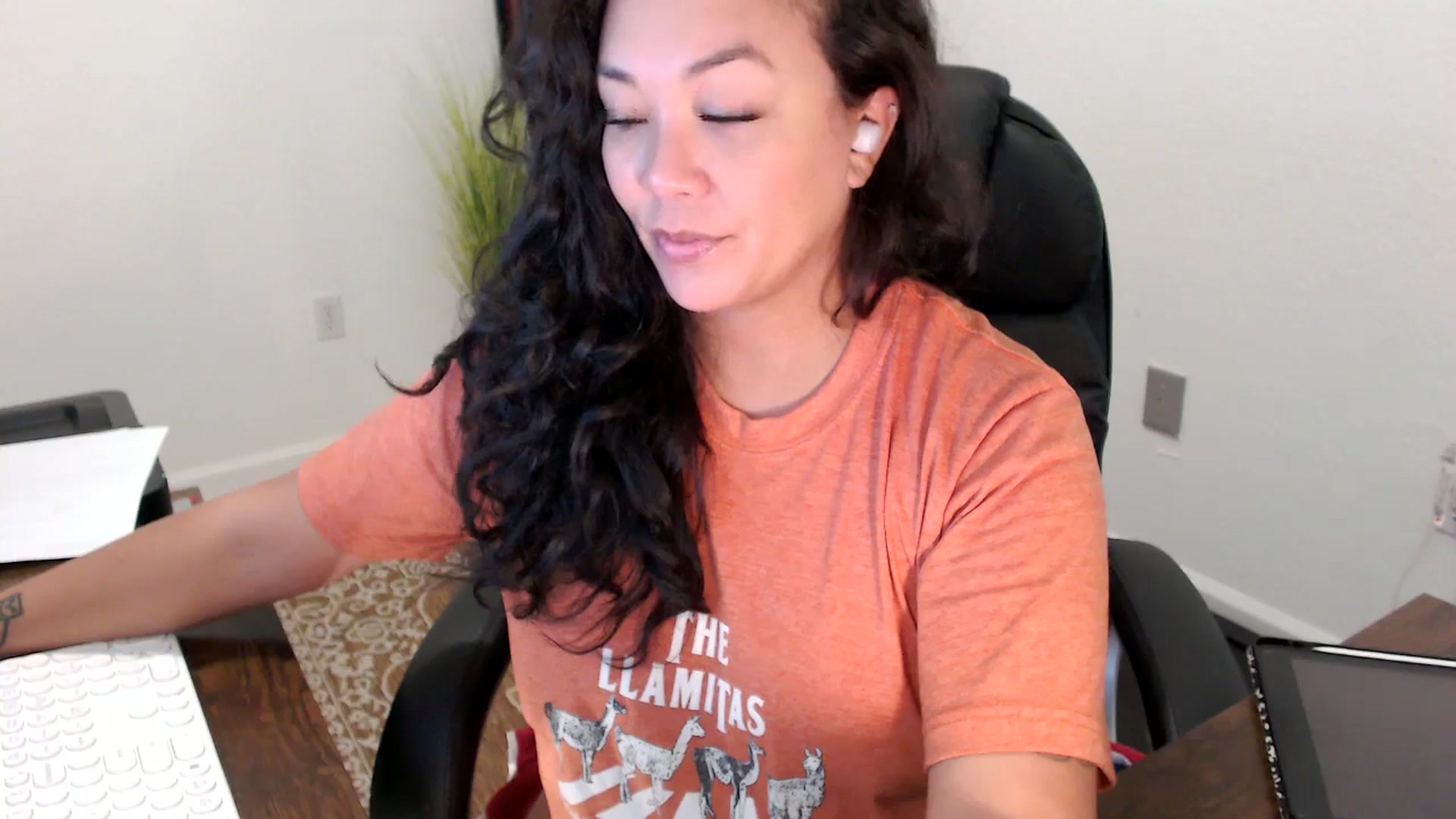 Gallery image thumbnail from MickaylaStar's myfreecams stream on, 10/02/2025, 19:13 image 4 of 20